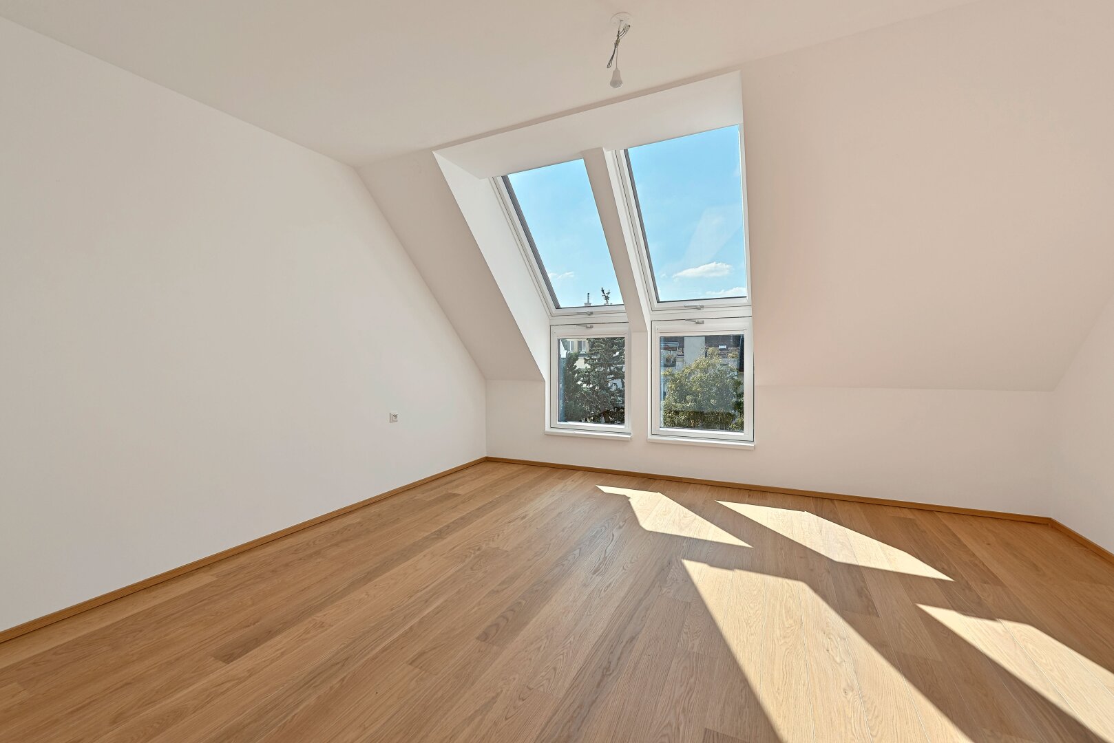 The Temptation: Exklusive Dachgeschoß-Maisonette mit attraktiven Terrassenflächen in Währing