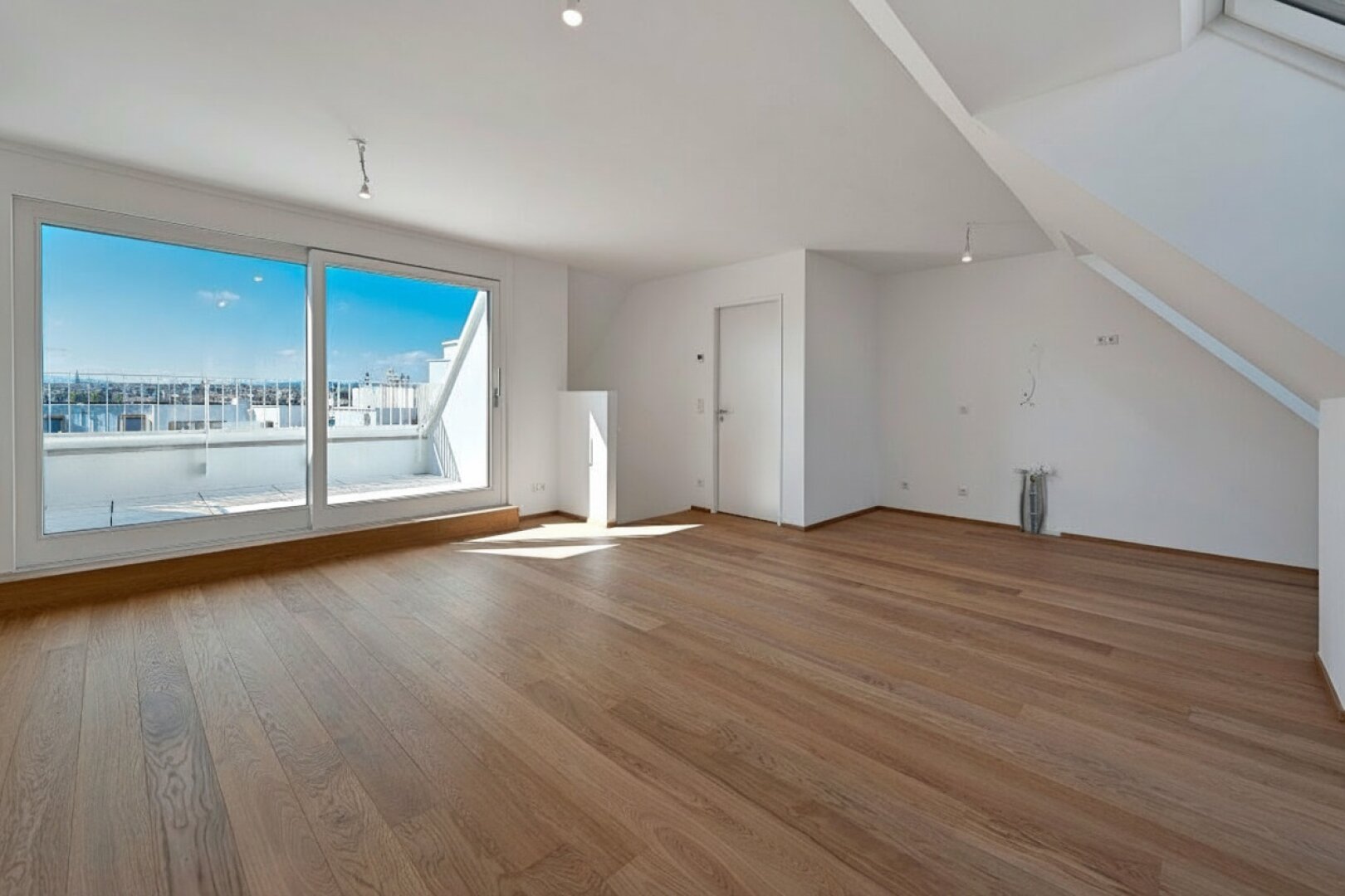 The Temptation: Familienfreundliches Dachgeschoß mit Terrasse und Grünblick nahe dem Kutschkermarkt