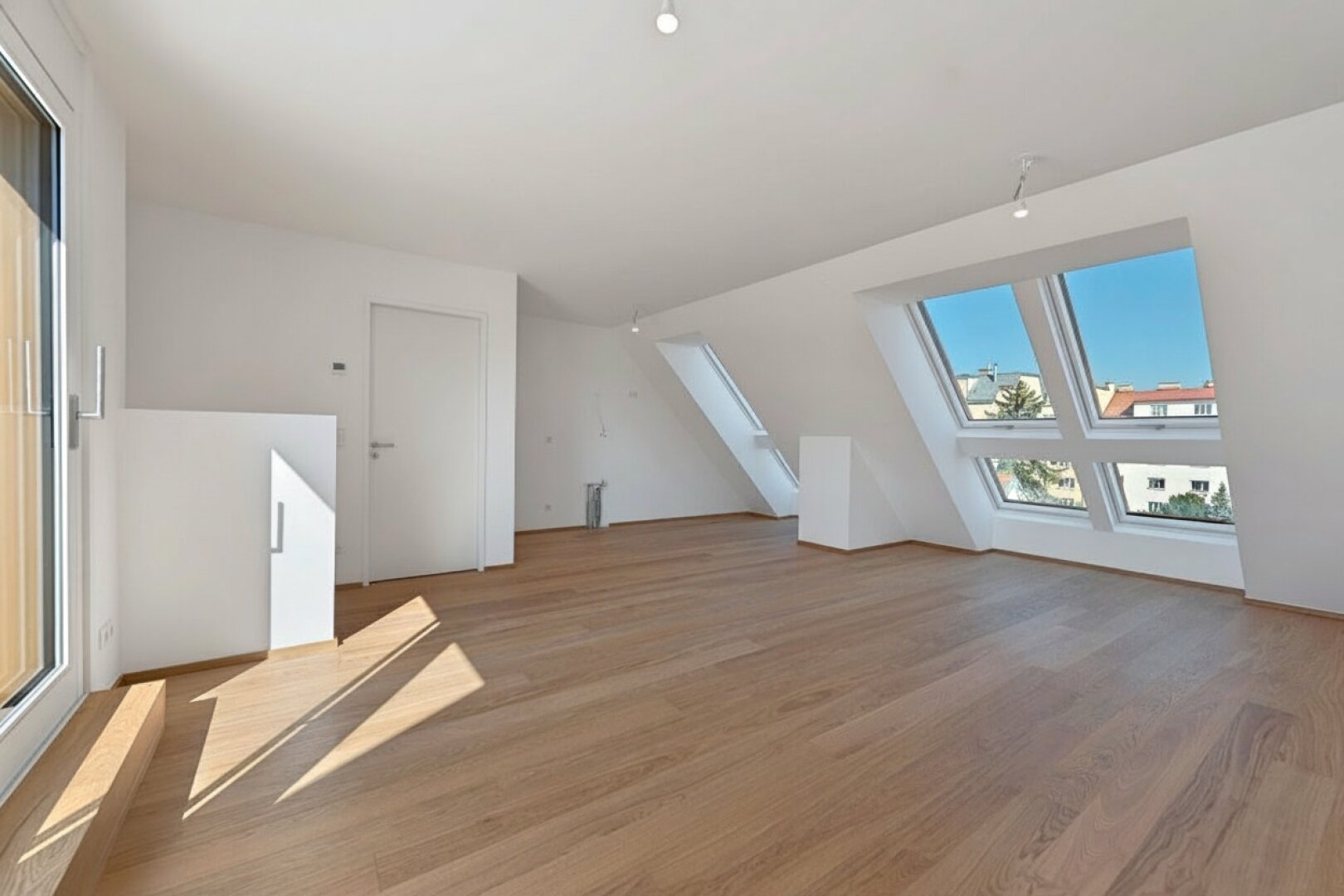 The Temptation: Familienfreundliches Dachgeschoß mit Terrasse und Grünblick nahe dem Kutschkermarkt