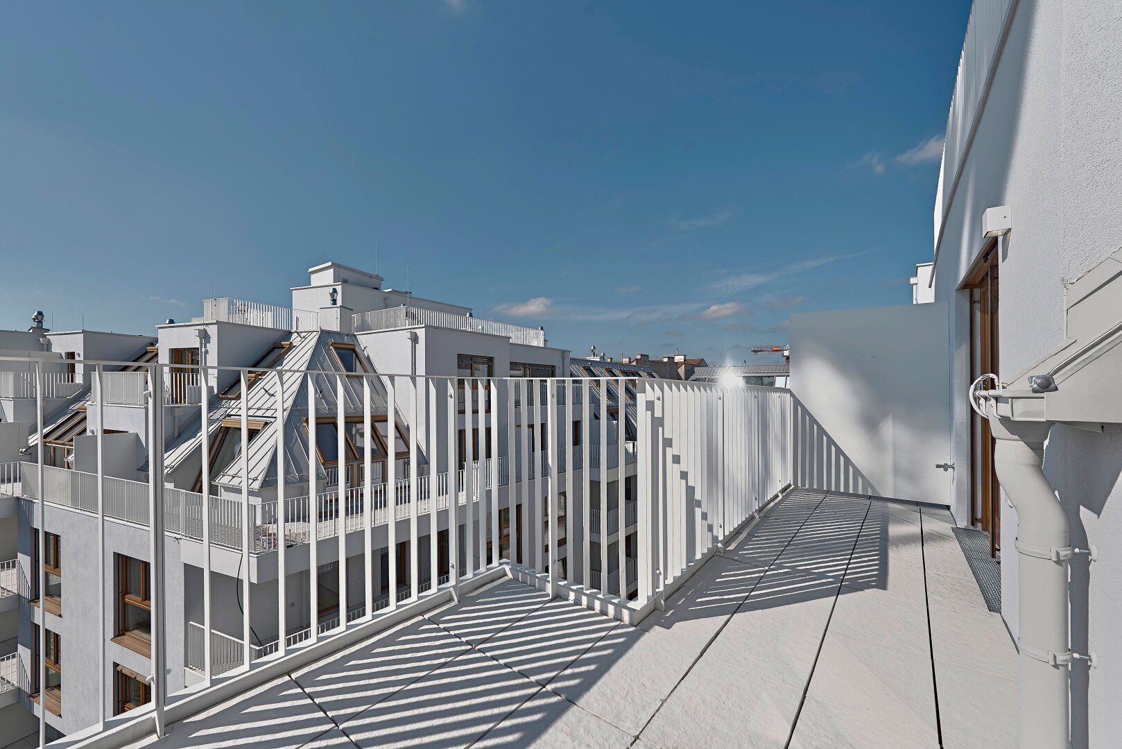 The Temptation: Familienfreundliches Dachgeschoß mit Terrasse und Grünblick nahe dem Kutschkermarkt