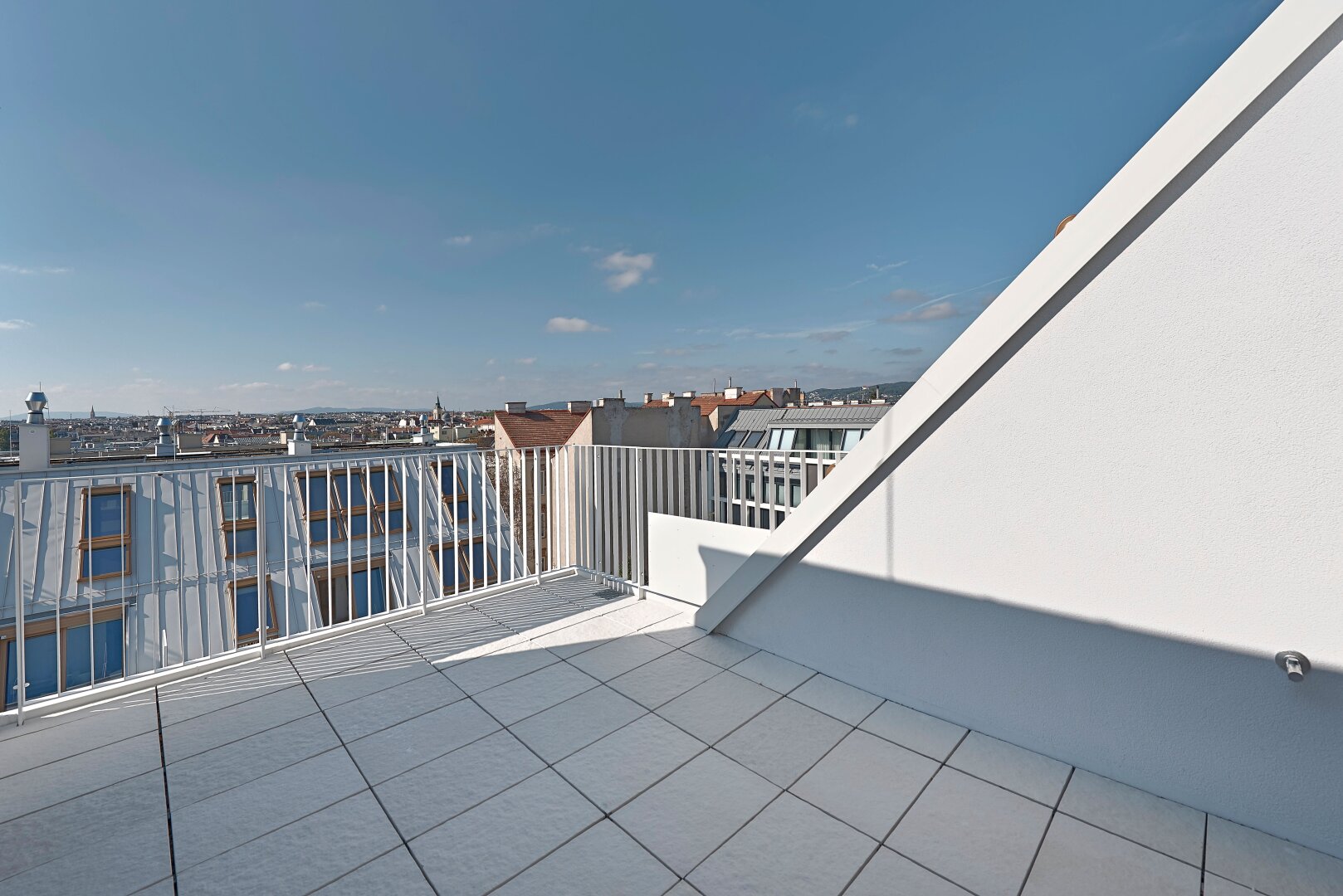 The Temptation: Erstklassige Dachgeschoßwohnung mit tollen Freiflächen Nahe Kutschkermarkt