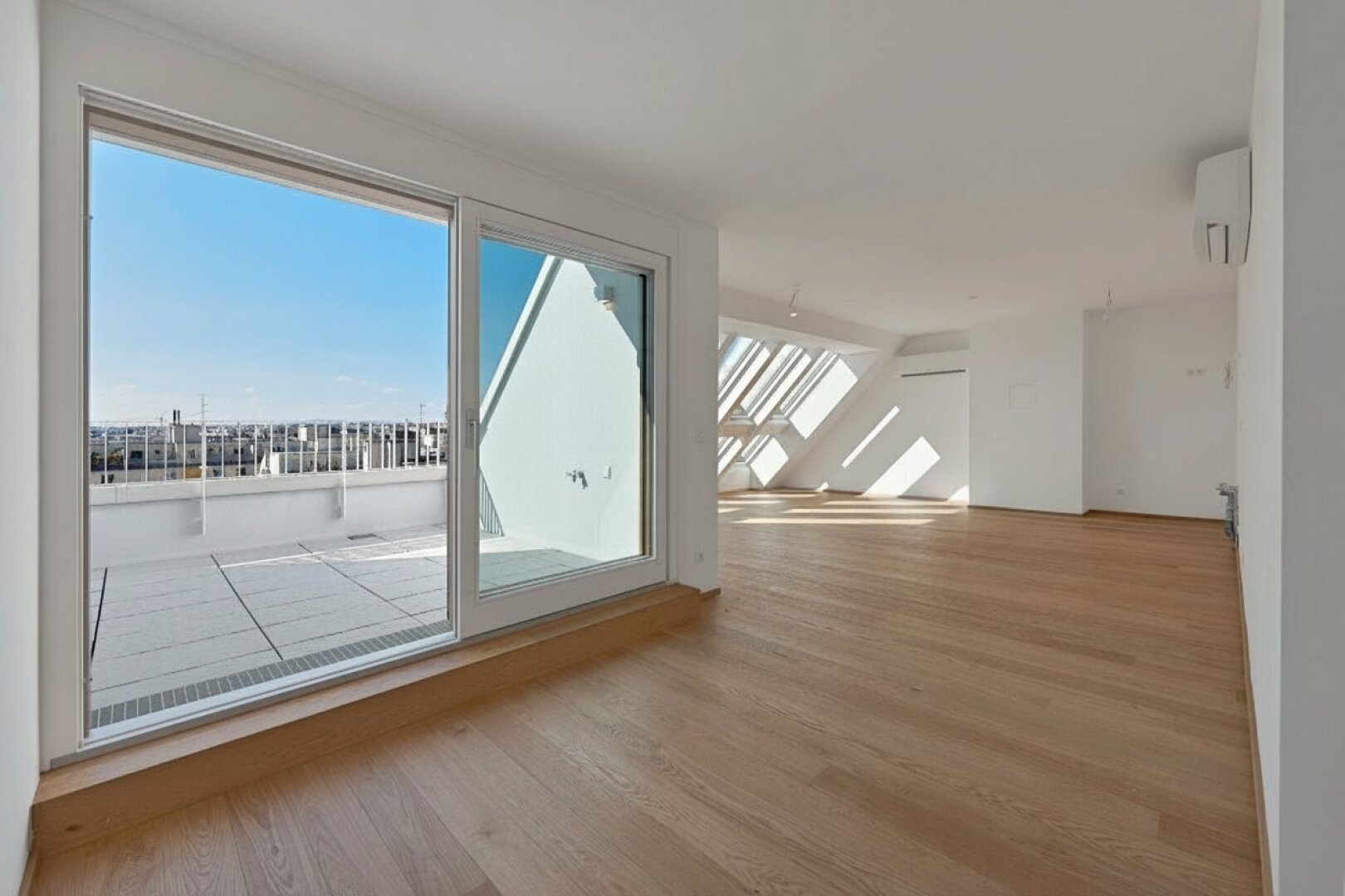 The Temptation: Einzigartige Dachgeschoßwohnung mit großen Freiflächen