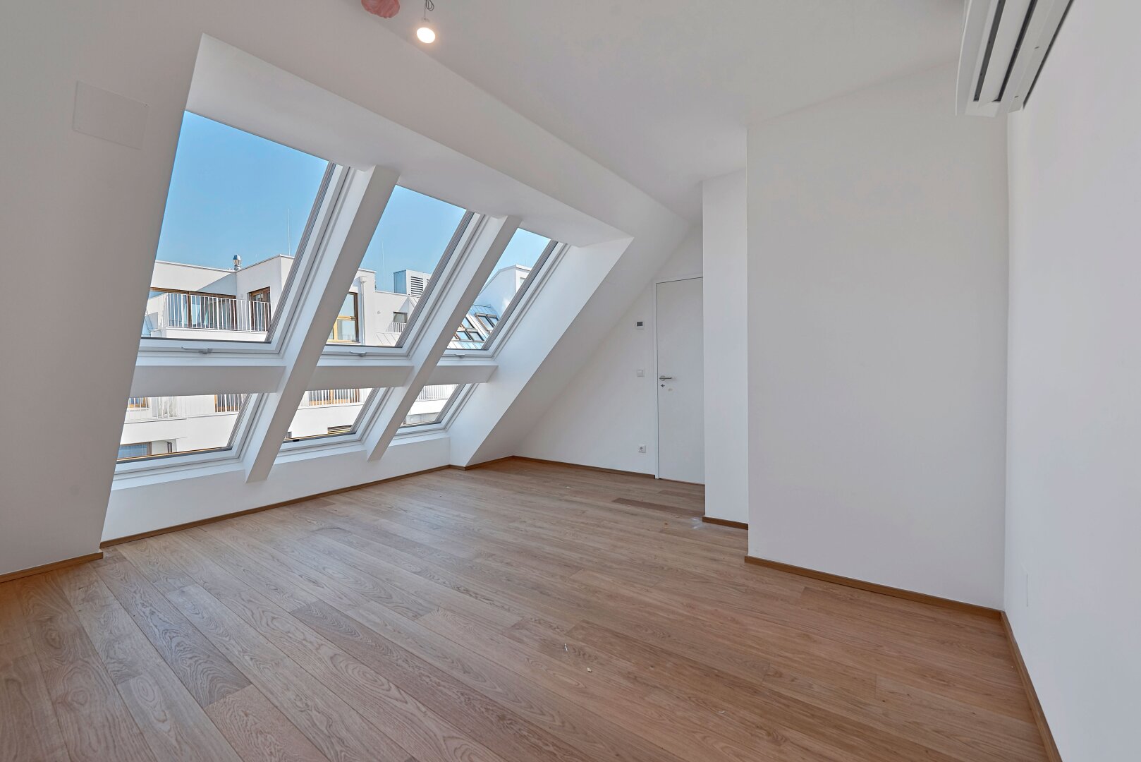 The Temptation: Einzigartige Dachgeschoßwohnung mit großen Freiflächen