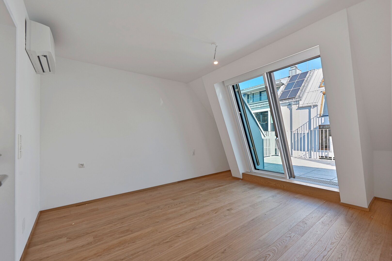 The Temptation: Einzigartige Dachgeschoßwohnung mit großen Freiflächen
