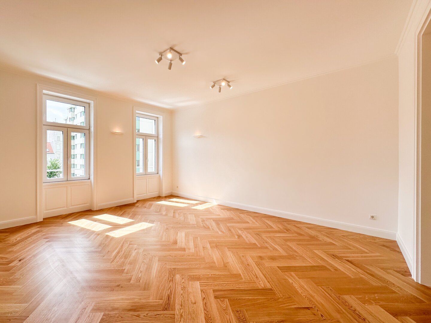 Teilsanierte Altbauperle im Herzen des 4. Bezirks