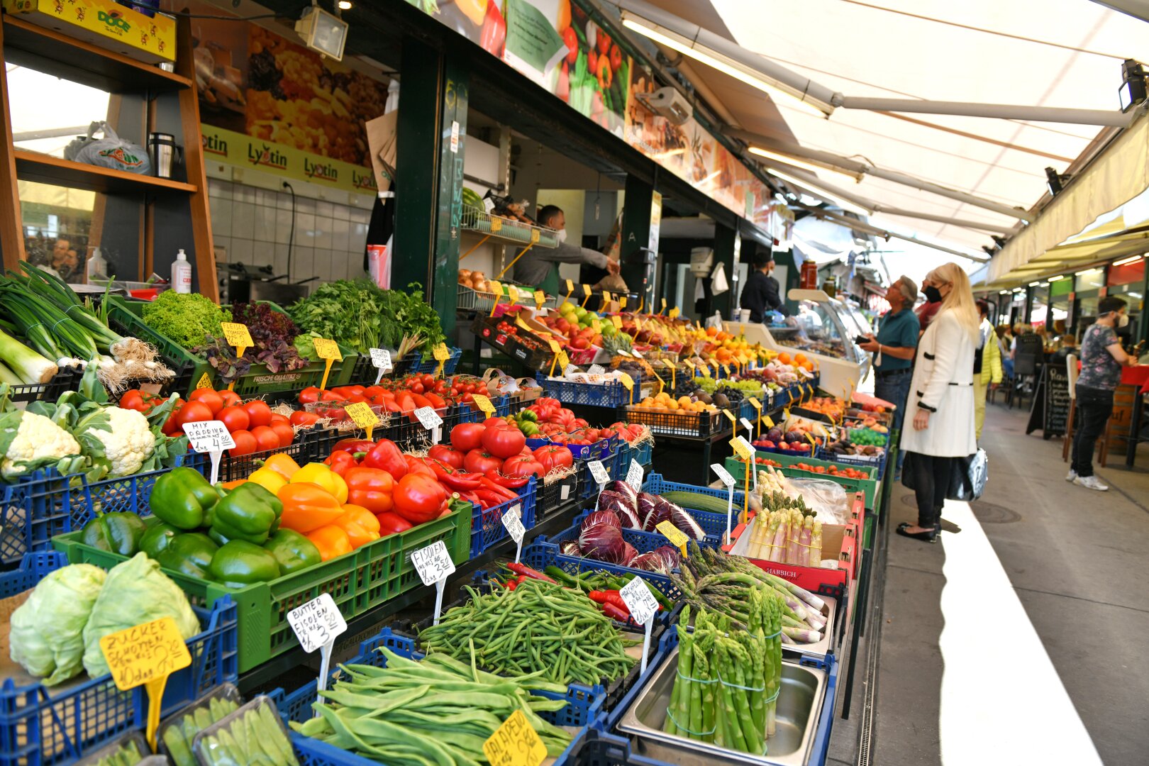 Teilsanierte Altbauperle im Herzen des 4. Bezirks