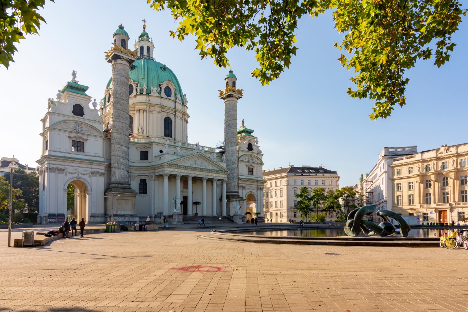 Teilsanierte Altbauperle im Herzen des 4. Bezirks