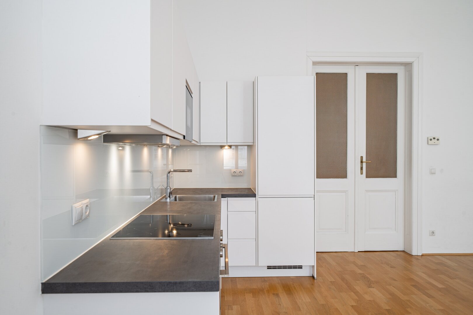 Stilvoll Wohnen im Herzen von Wien - Gepflegte 4 Zimmer Wohnung -  The Mall Wien Mitte und Stadtpark in wenigen Gehminuten erreichbar