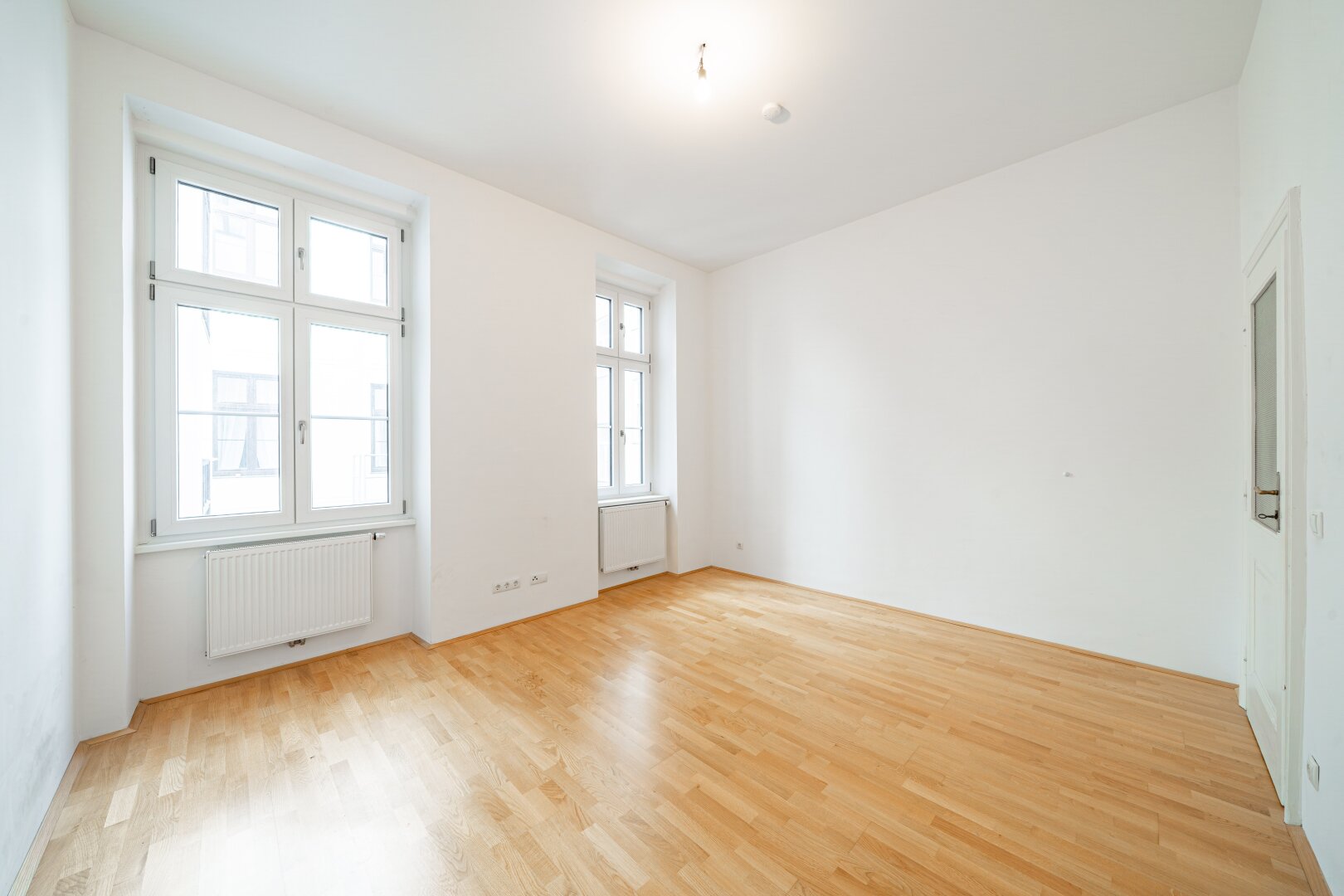 Stilvoll Wohnen im Herzen von Wien - Gepflegte 4 Zimmer Wohnung -  The Mall Wien Mitte und Stadtpark in wenigen Gehminuten erreichbar