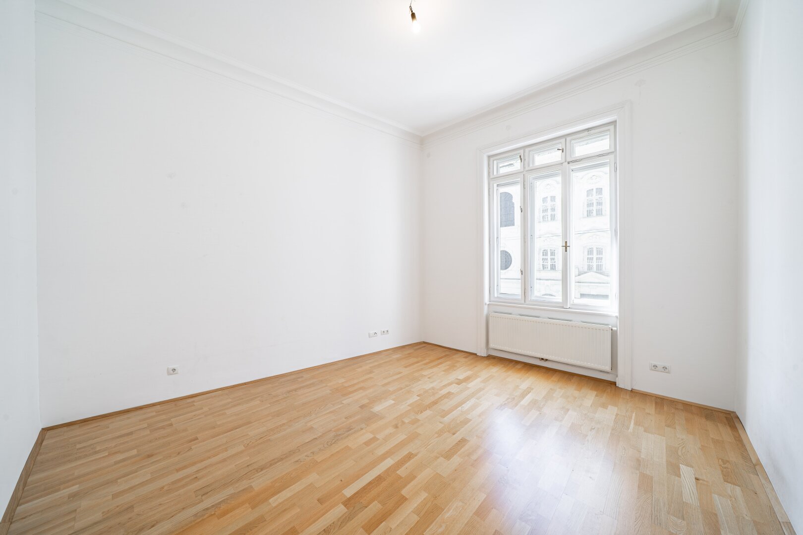 Stilvoll Wohnen im Herzen von Wien - Gepflegte 4 Zimmer Wohnung -  The Mall Wien Mitte und Stadtpark in wenigen Gehminuten erreichbar