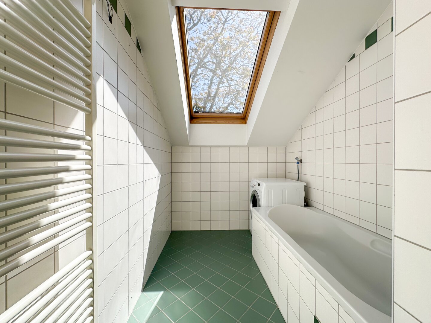 Sonnige Dachterrasse, Hohe Räume, Smarte Raumaufteilung – Elegante Dachgeschosswohnung im 3. Bezirk