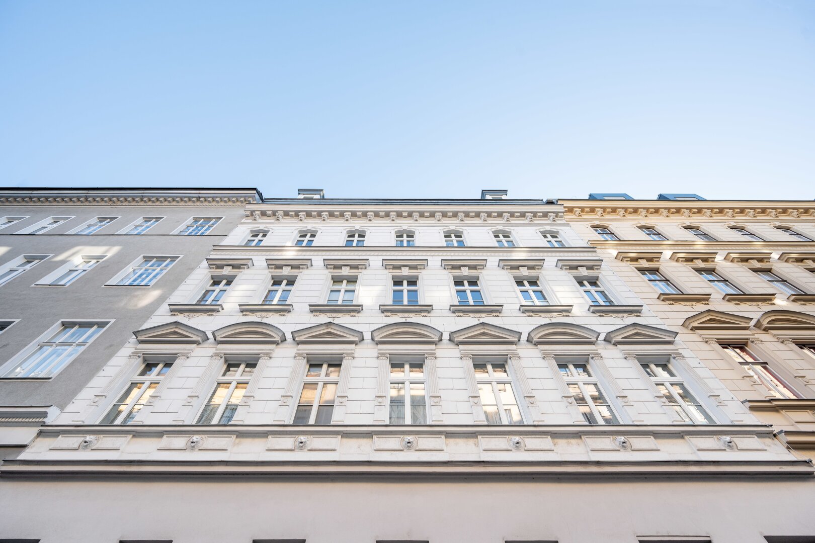 Sonnige Dachterrasse, Hohe Räume, Smarte Raumaufteilung – Elegante Dachgeschosswohnung im 3. Bezirk