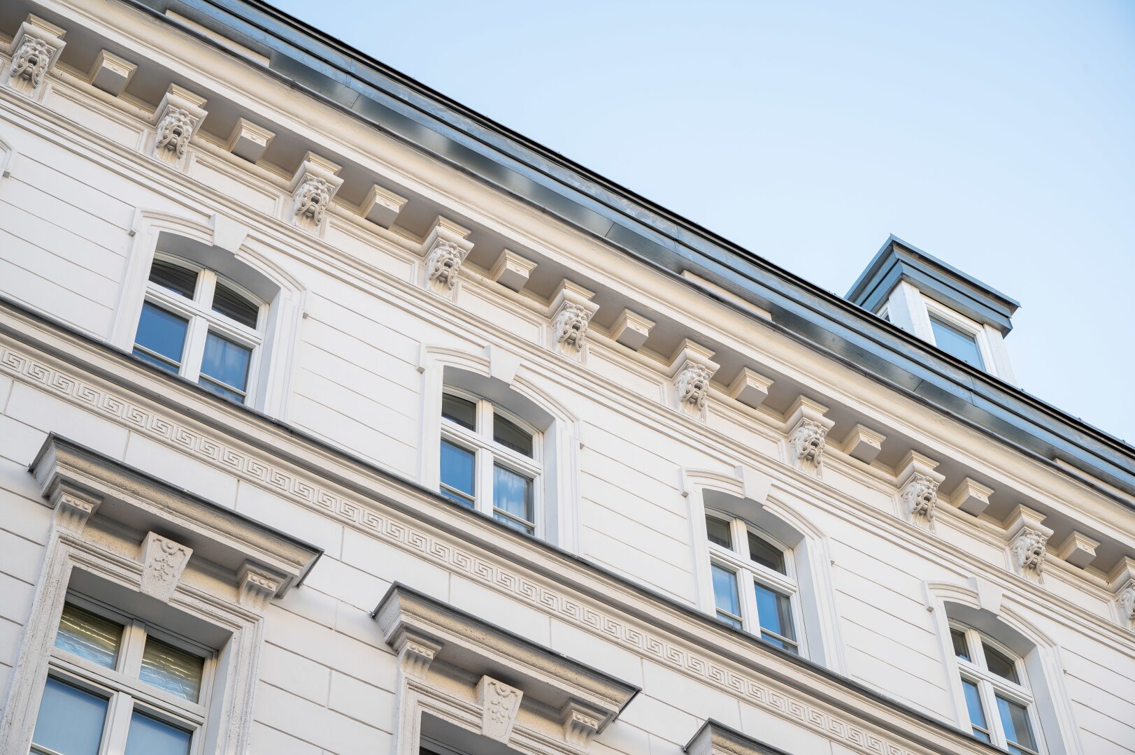 Sonnige Dachterrasse, Hohe Räume, Smarte Raumaufteilung – Elegante Dachgeschosswohnung im 3. Bezirk