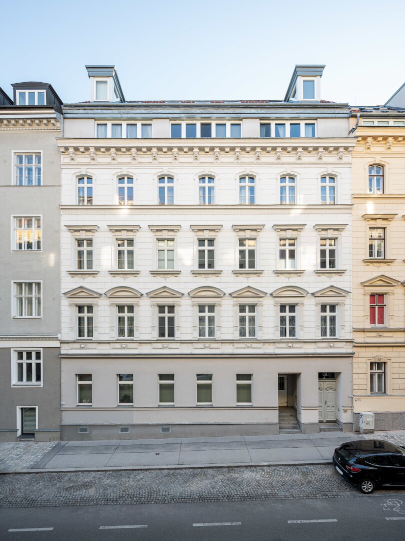 Sonnige Dachterrasse, Hohe Räume, Smarte Raumaufteilung – Elegante Dachgeschosswohnung im 3. Bezirk