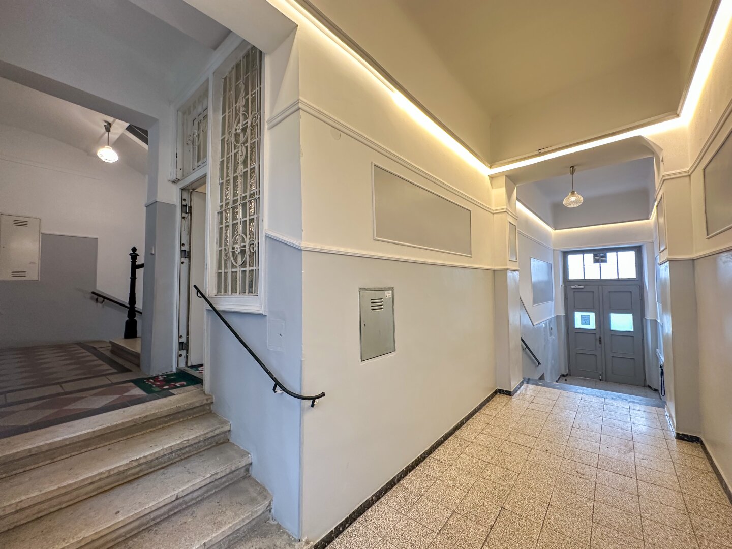3-Zimmer-Altbauwohnung in Top-Lage des 6. Bezirks - Perfekte Aufteilung für Paare oder WGs