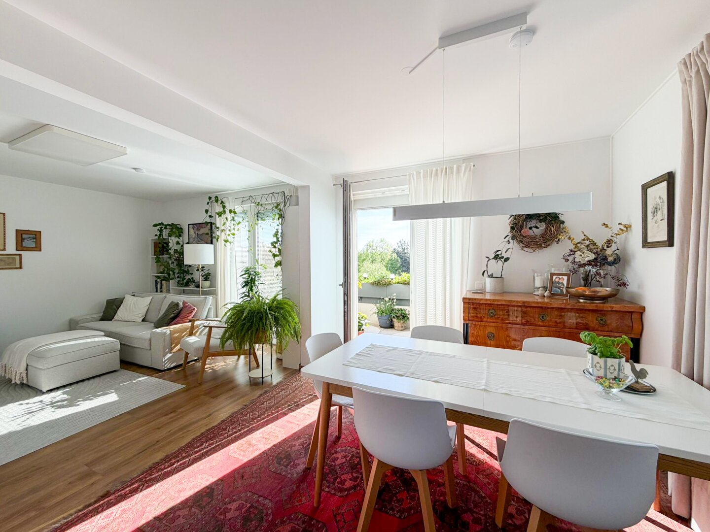 Exklusive 3-Zimmer-Maisonette im Dachgeschoss | Balkon | U-Bahn-Nähe | Weitblick