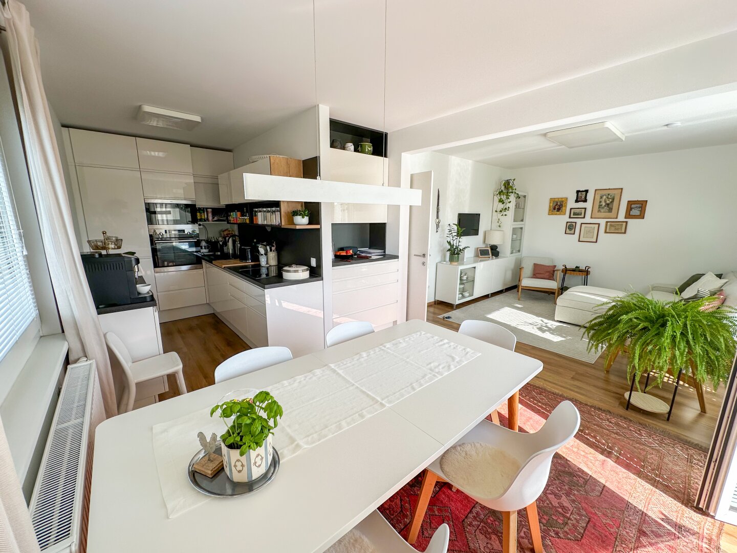 Exklusive 3-Zimmer-Maisonette im Dachgeschoss | Balkon | U-Bahn-Nähe | Weitblick