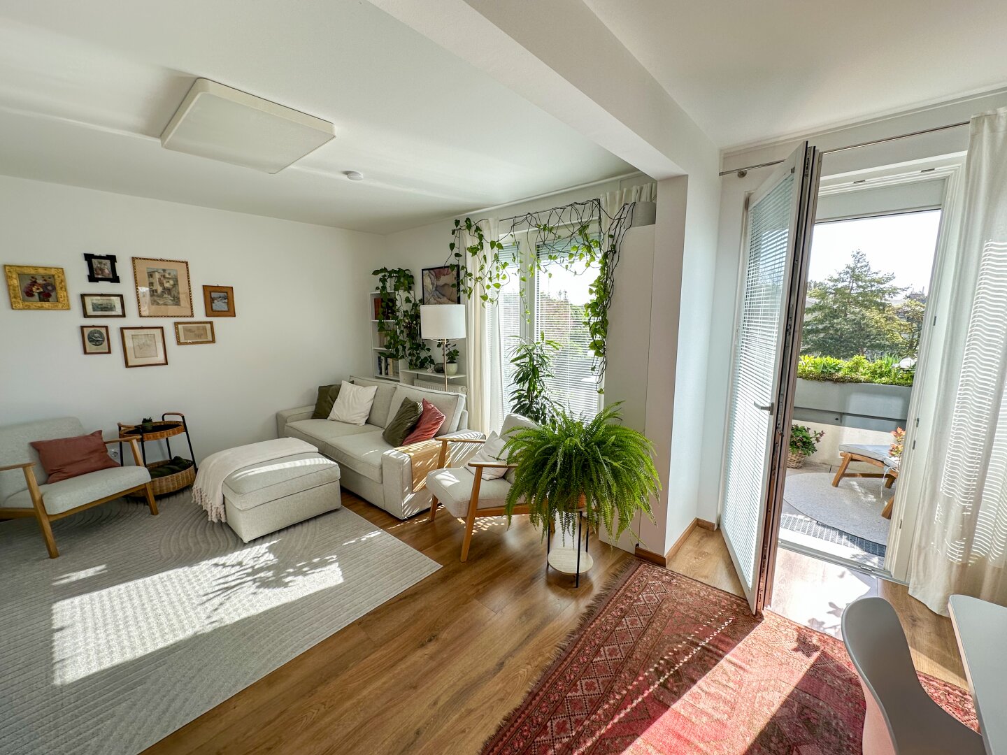 Exklusive 3-Zimmer-Maisonette im Dachgeschoss | Balkon | U-Bahn-Nähe | Weitblick