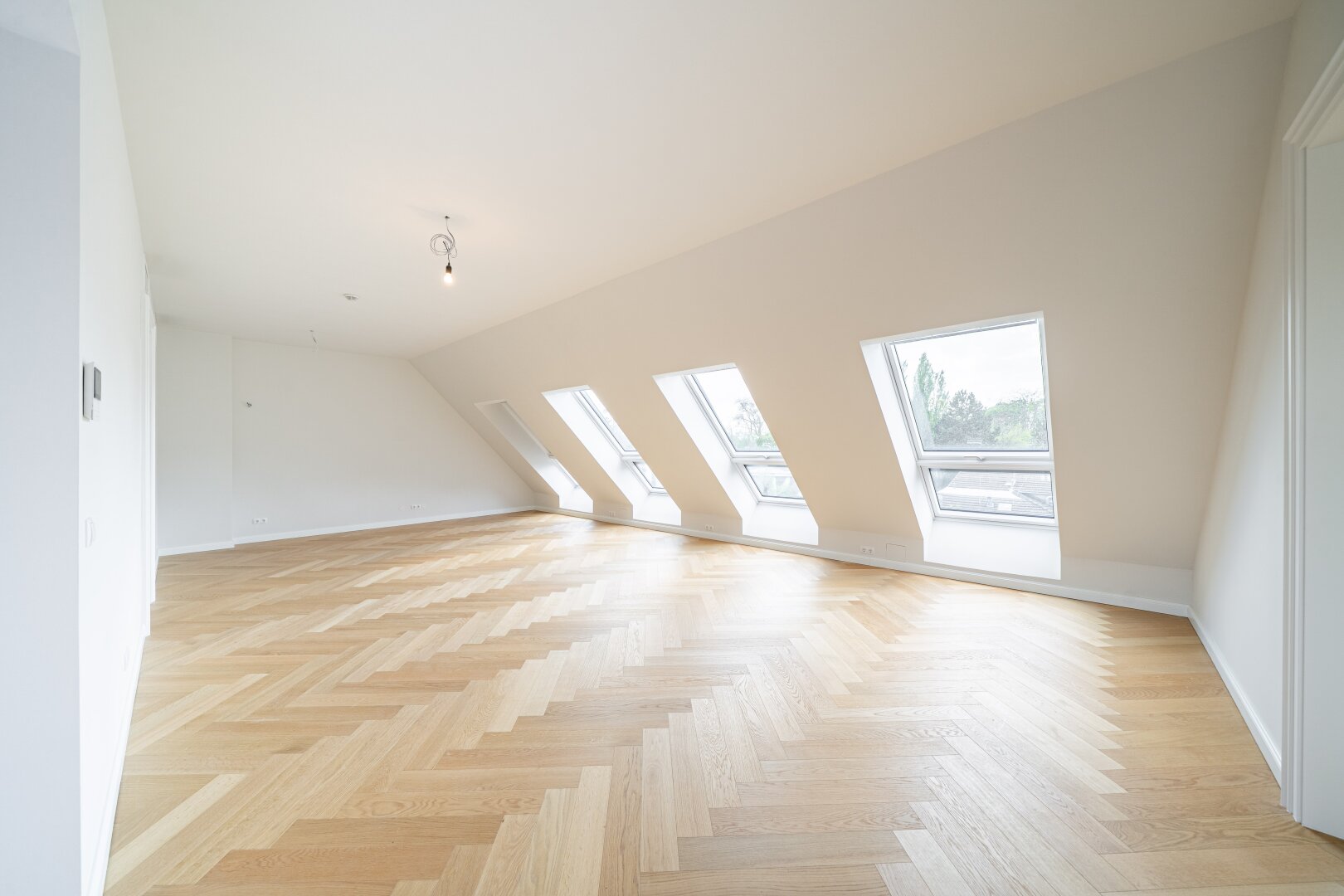 Luxus, Privatsphäre und modernste Eleganz vereint - Architektonisches Juwel in exklusiver Grünruhelage des 19. Bezirks