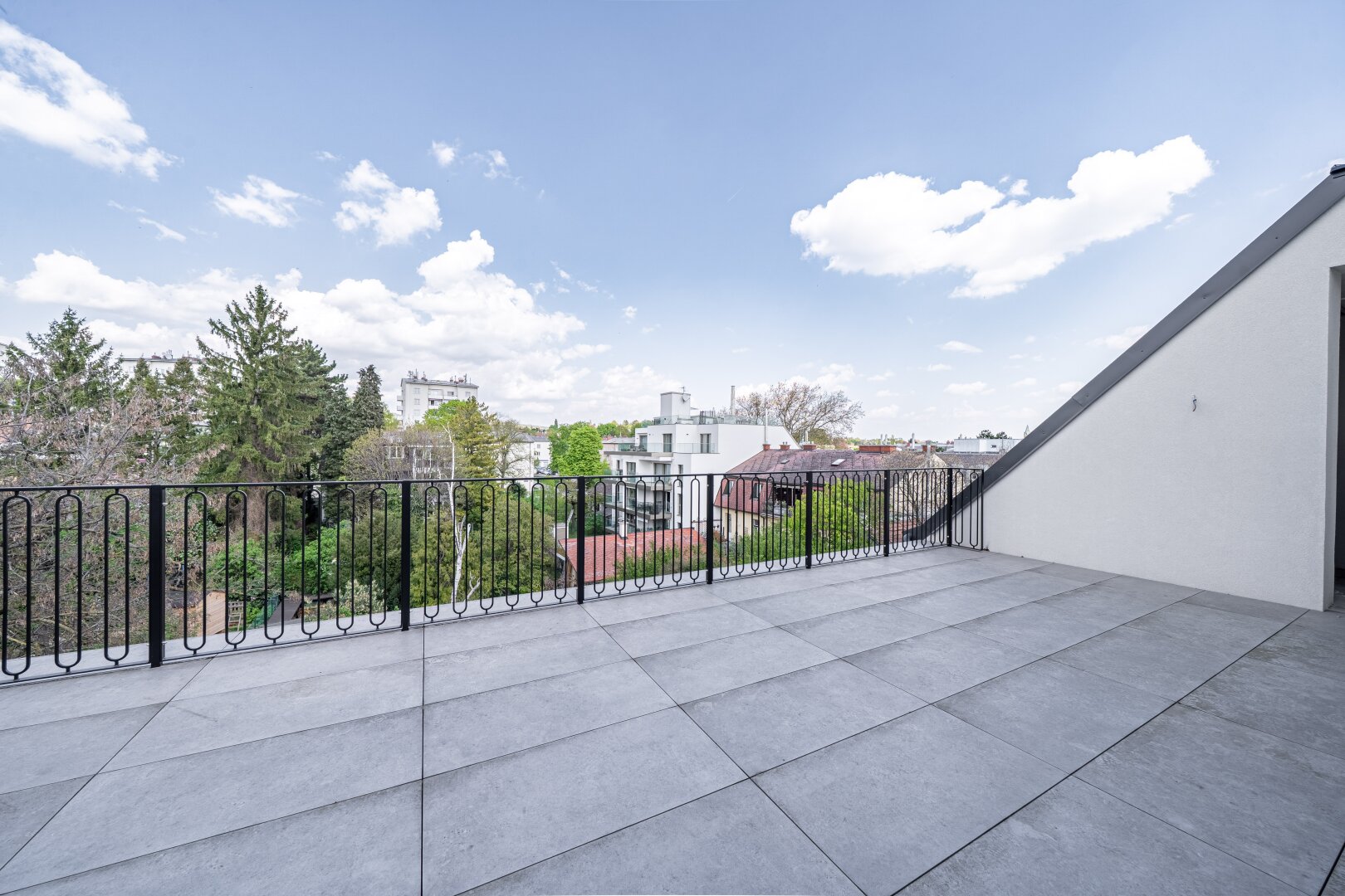 Luxus, Privatsphäre und modernste Eleganz vereint - Architektonisches Juwel in exklusiver Grünruhelage des 19. Bezirks