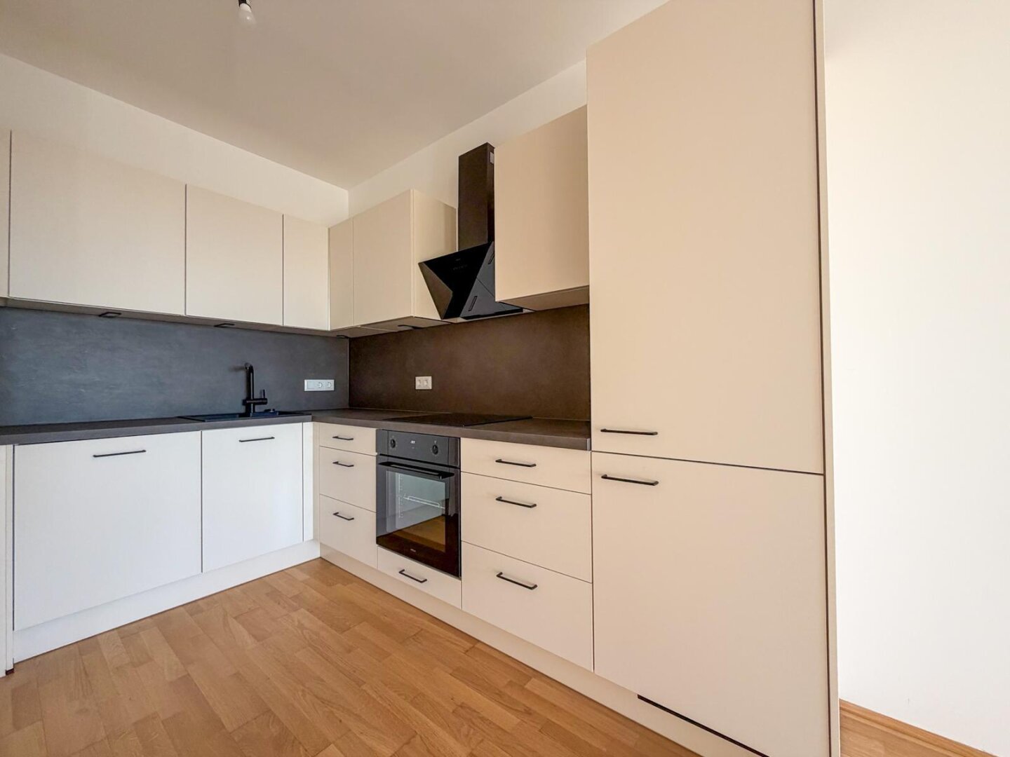 Elegante 2-Zimmer-Wohnung mit Balkon im 3. Bezirk mit Weitblick über Wien
