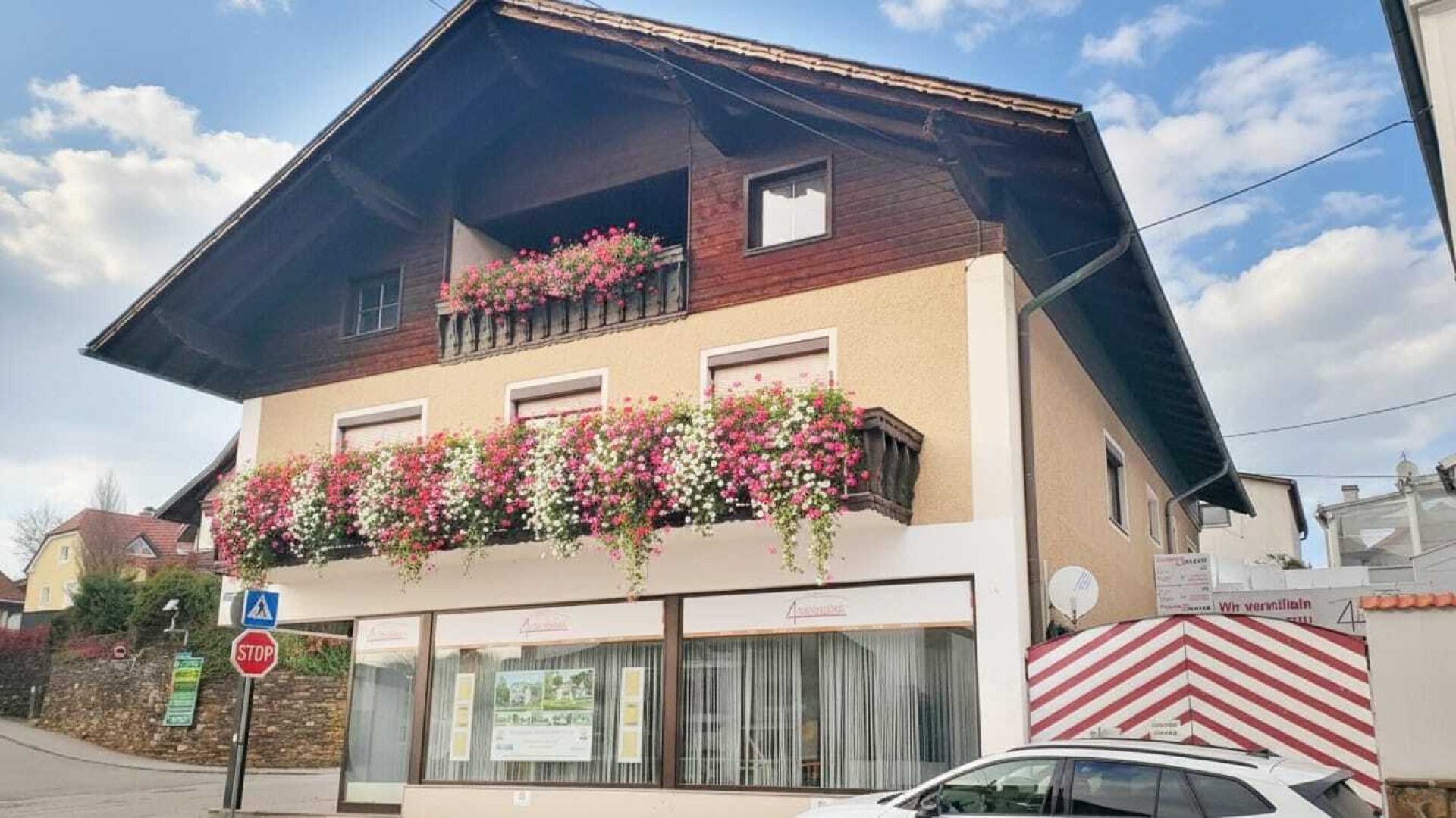 Verkaufe Wohnhaus 350 m2 mit Geschäftsräume