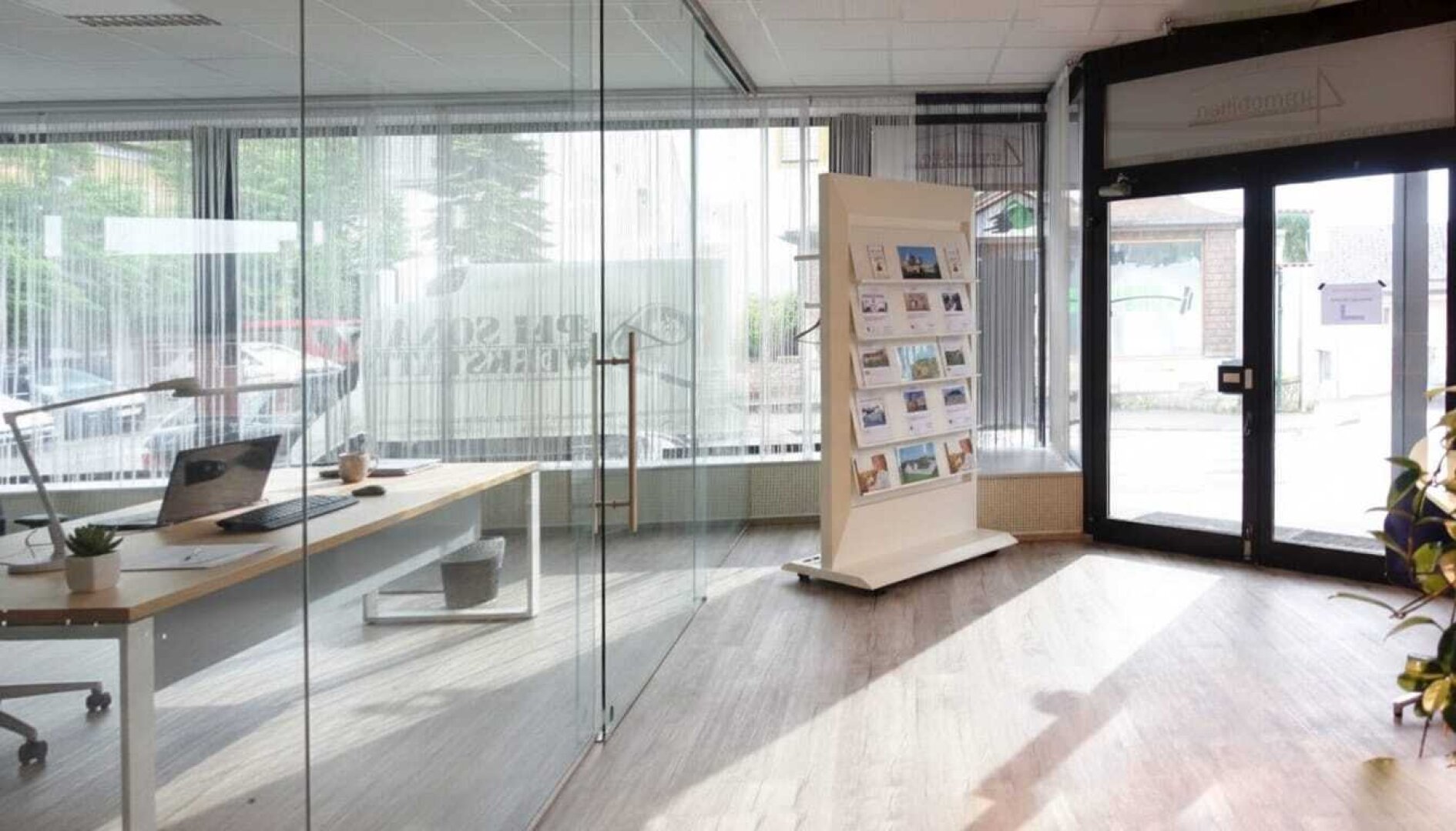 Verkaufe Wohnhaus 350 m2 mit Geschäftsräume