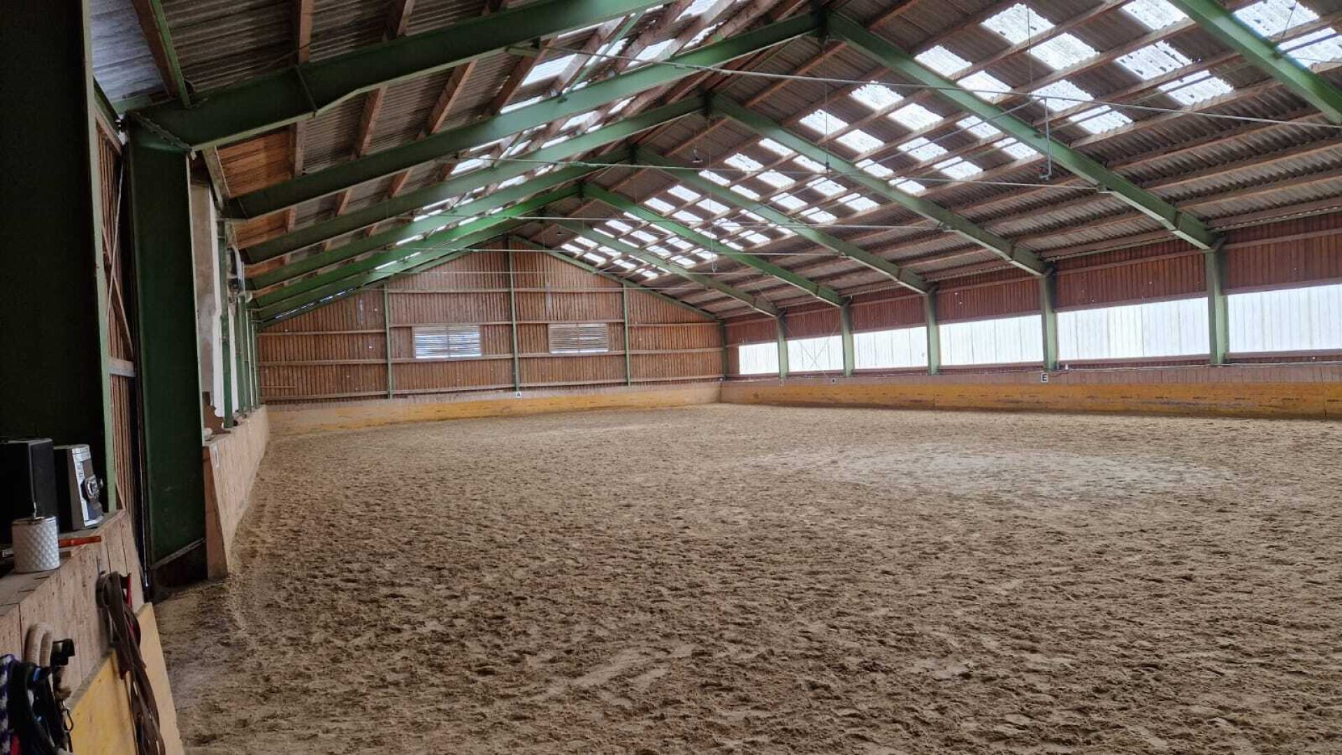 Bauernhof, Reitanlage  Wohnungen und Koppeln,  5,5 ha Gesamtfläche