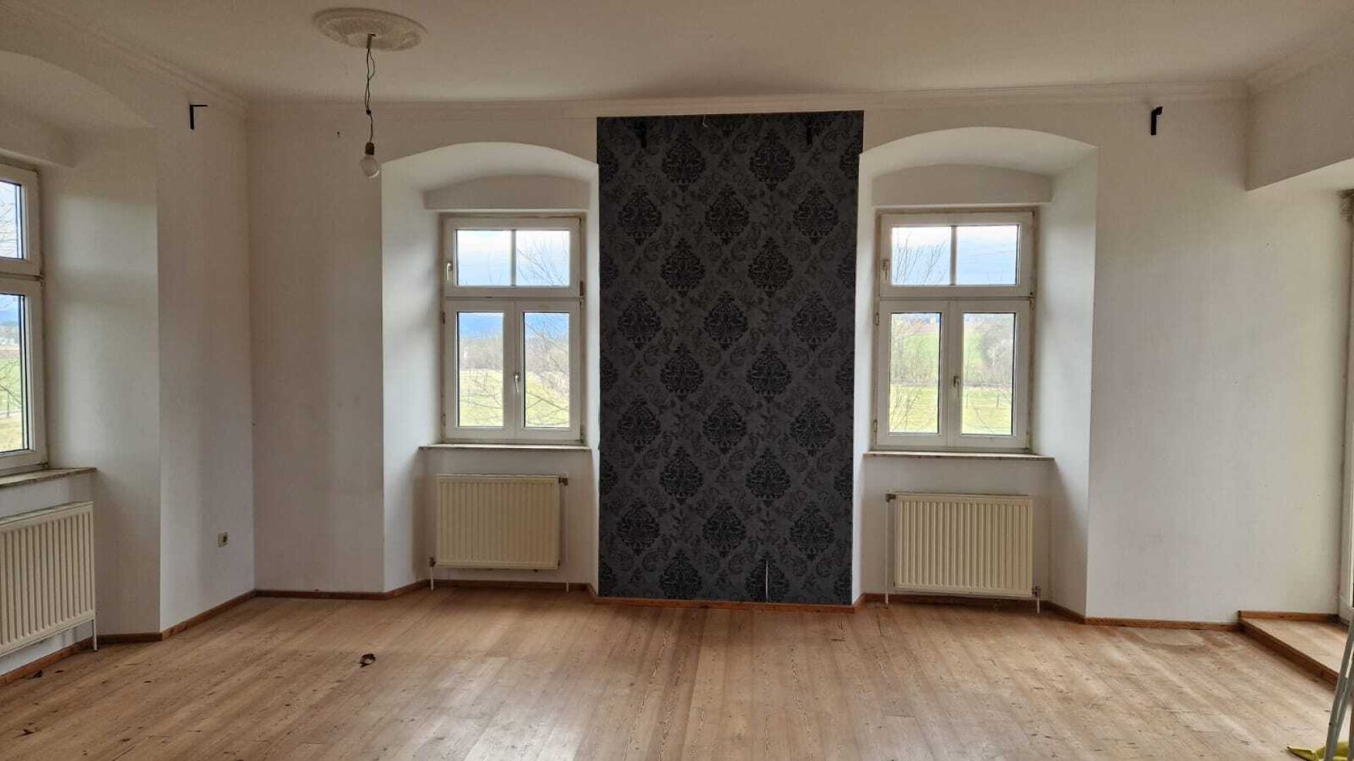 Bauernhof, Reitanlage  Wohnungen und Koppeln,  5,5 ha Gesamtfläche