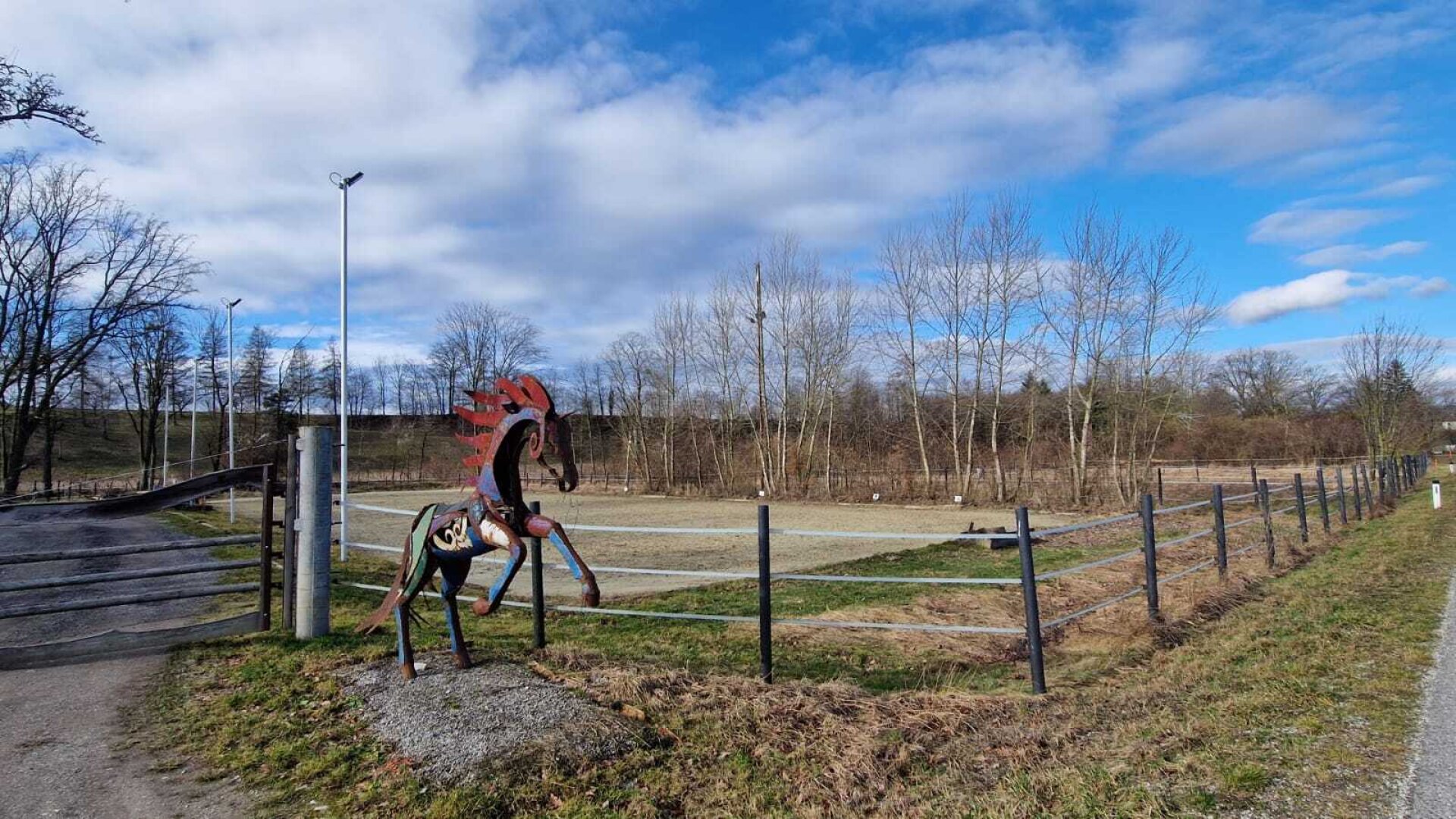 Bauernhof, Reitanlage  Wohnungen und Koppeln,  5,5 ha Gesamtfläche