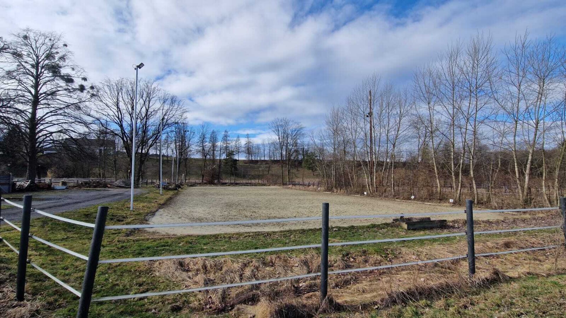 Bauernhof, Reitanlage  Wohnungen und Koppeln,  5,5 ha Gesamtfläche