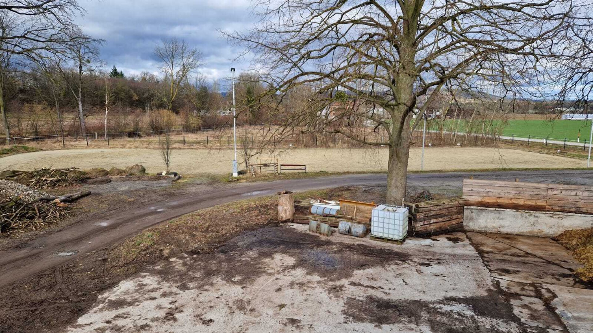 Bauernhof, Reitanlage  Wohnungen und Koppeln,  5,5 ha Gesamtfläche