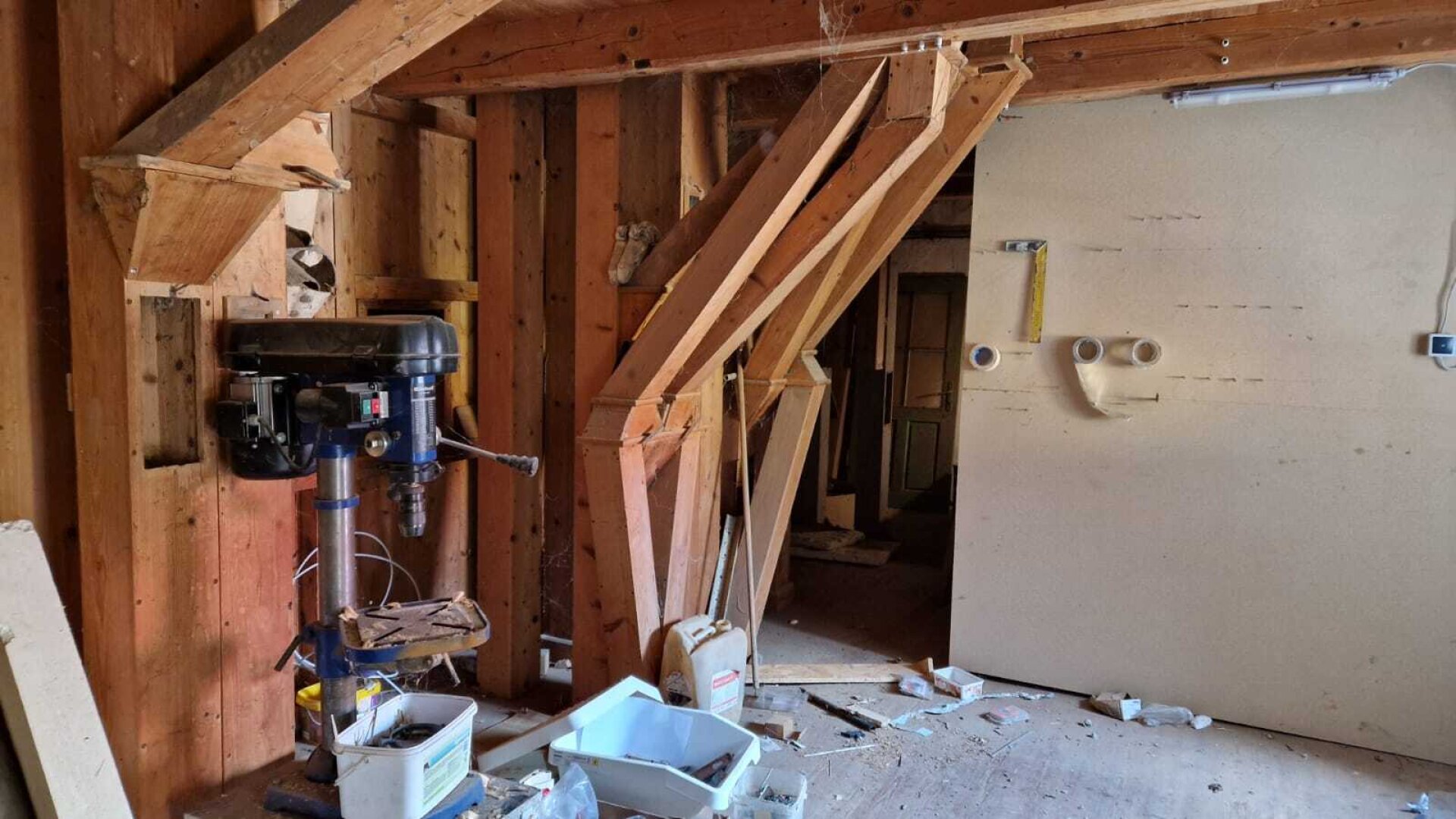 Bauernhof, Reitanlage  Wohnungen und Koppeln,  5,5 ha Gesamtfläche