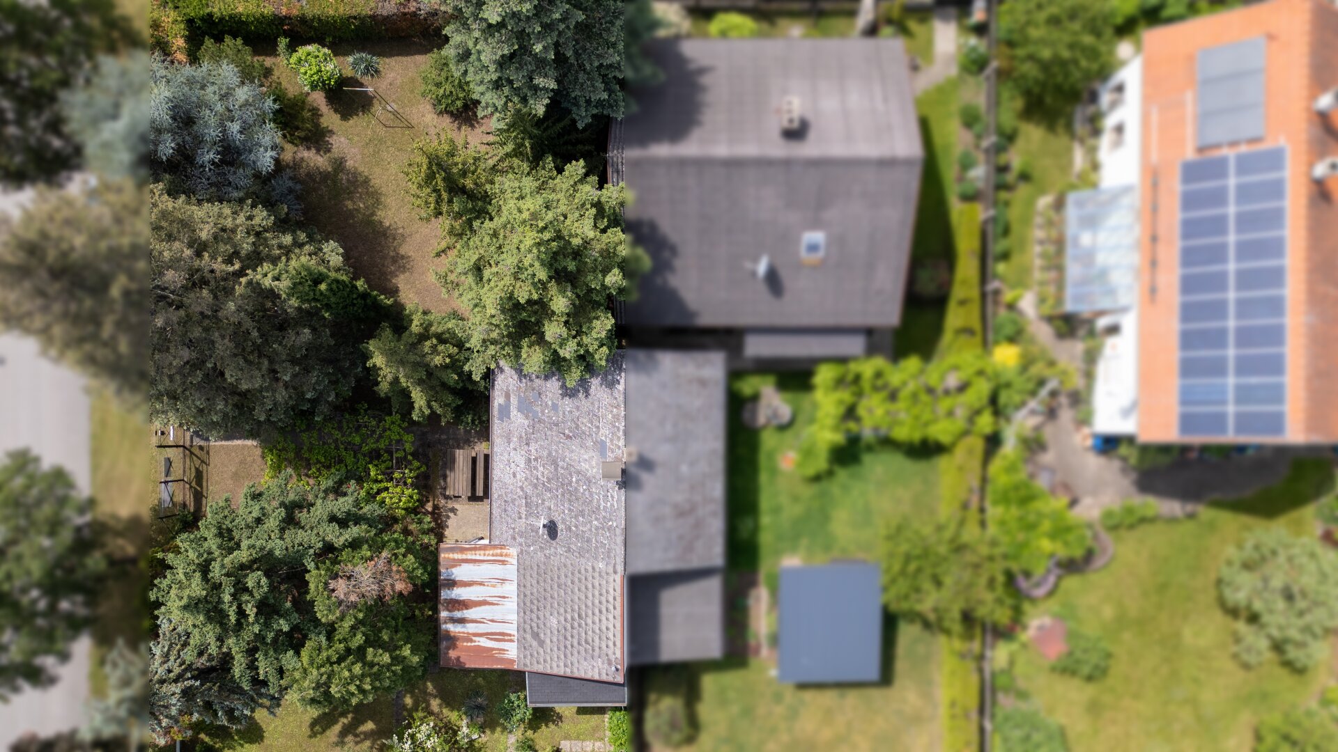 Großes 800m2 Eckgrundstück mit kleinem Häuschen !