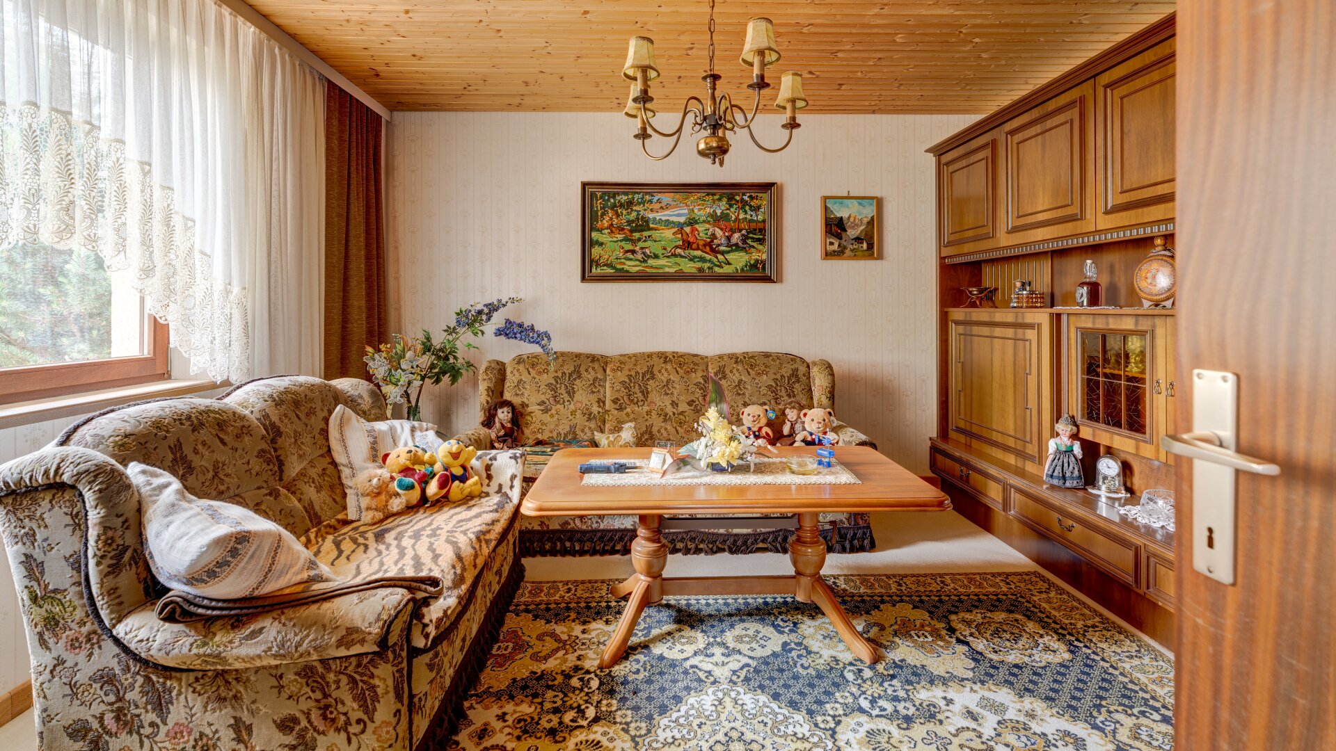 Großes 800m2 Eckgrundstück mit kleinem Häuschen !