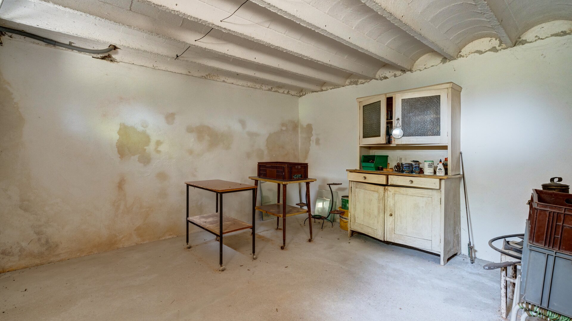 Großes 800m2 Eckgrundstück mit kleinem Häuschen !