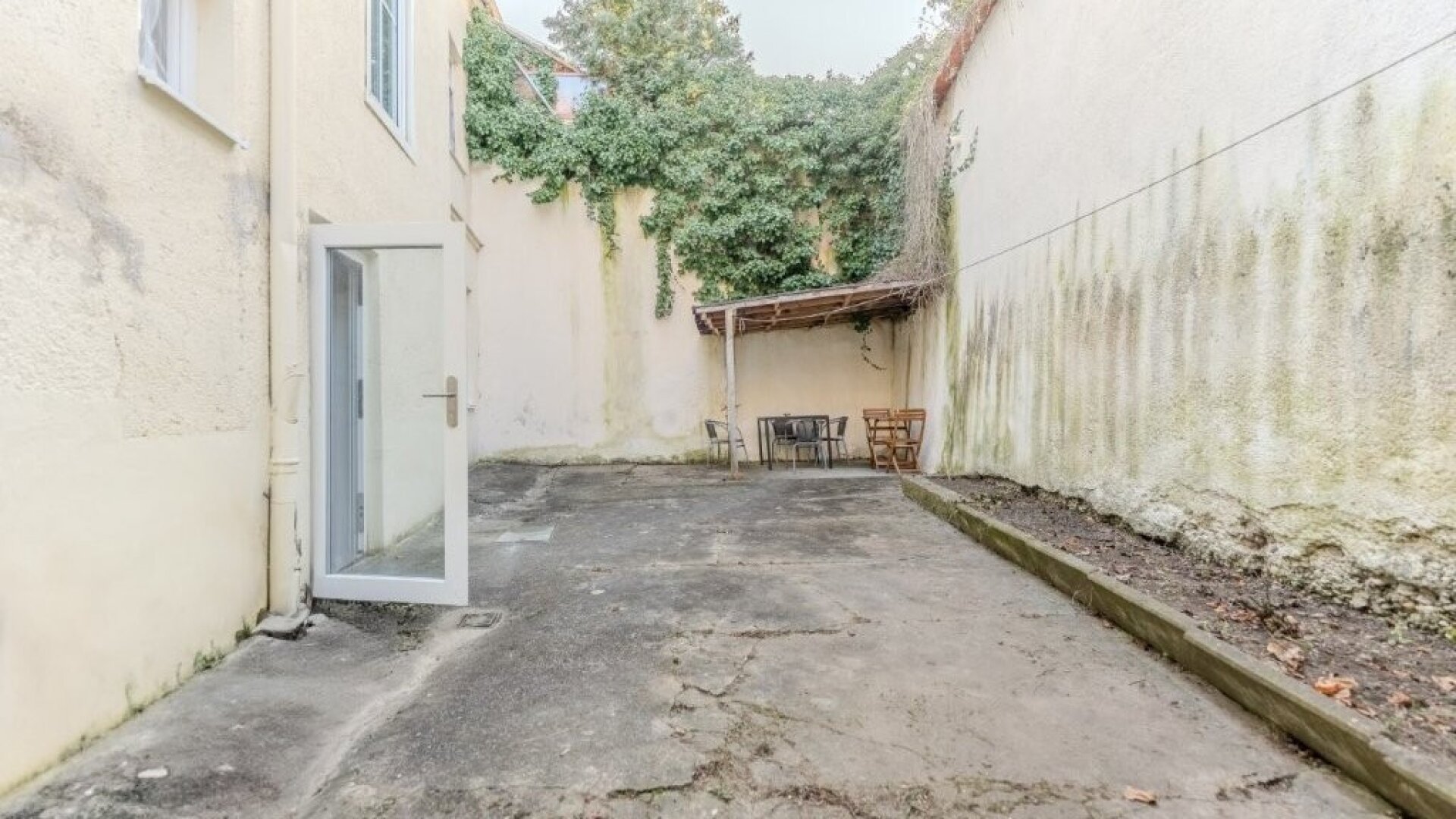 Studentenwohnhaus oder 2 Familienhaus
