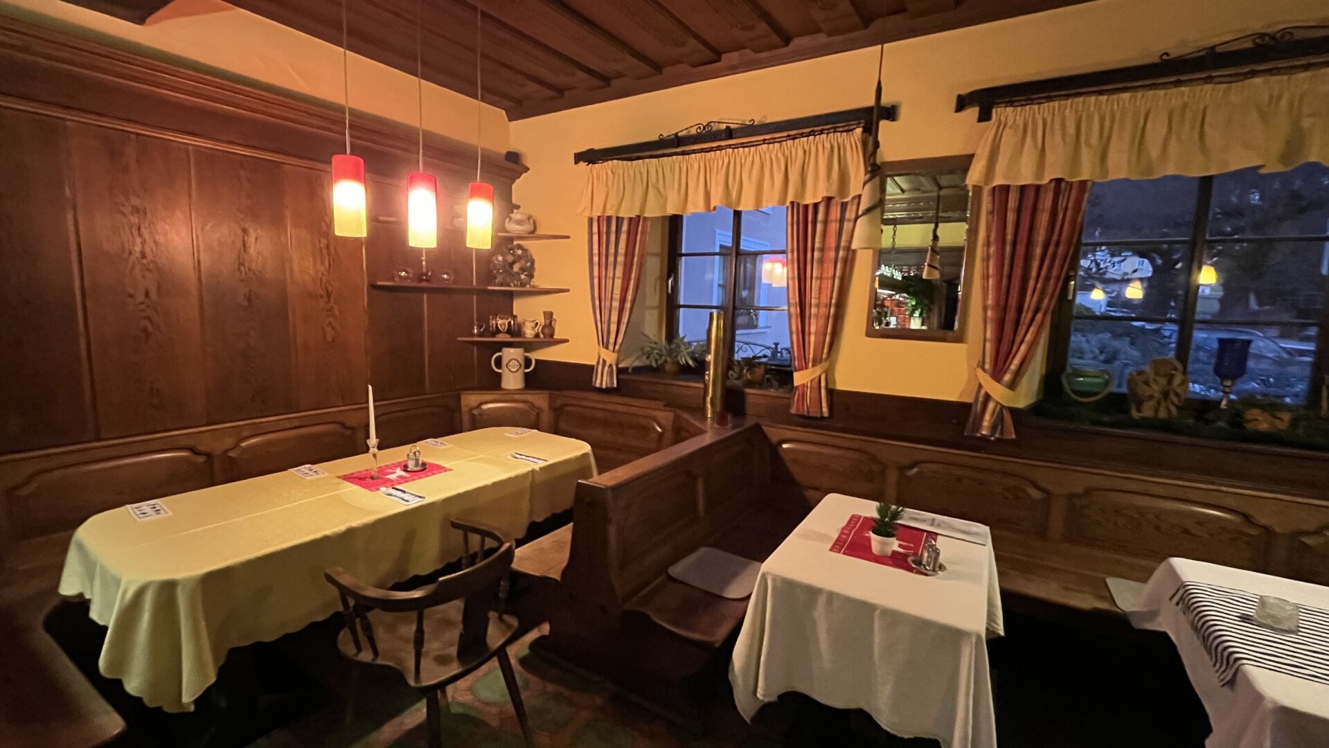 WIE DAMALS! Uriger Charm in altösterreichischem Gasthof in wunderschöner Zentrumslage! Anlageobjekt, Vermietet!