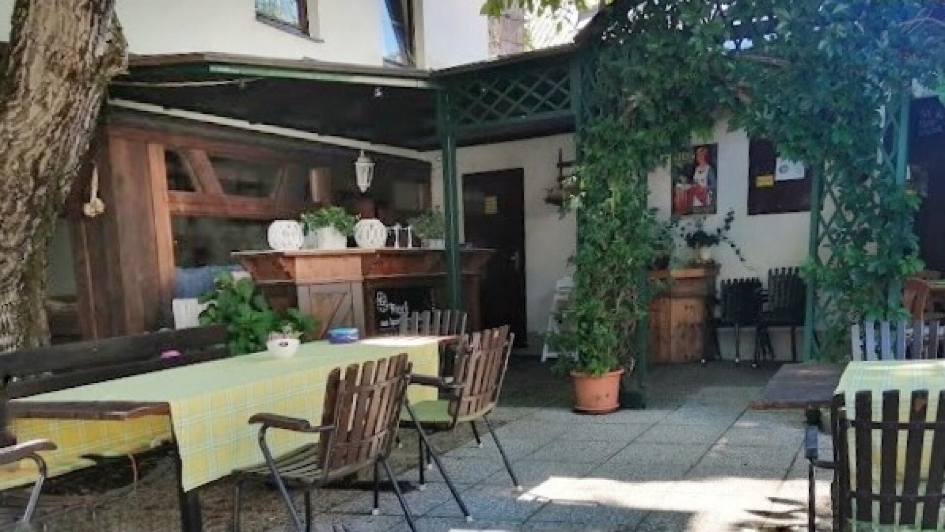 WIE DAMALS! Uriger Charm in altösterreichischem Gasthof in wunderschöner Zentrumslage! Anlageobjekt, Vermietet!