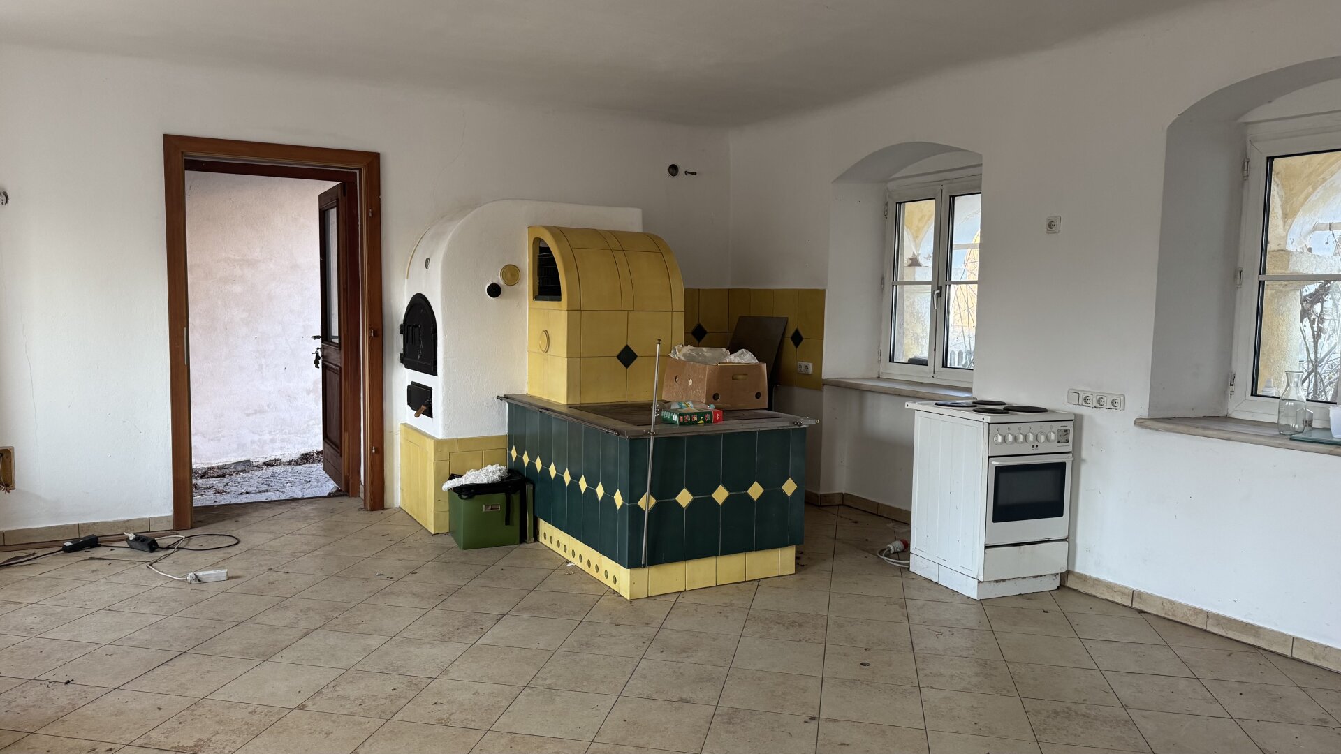 Alter großer Hof mit Nebengebäude und Halle - Achtung neuer Preis!!!! Super Lage!!!