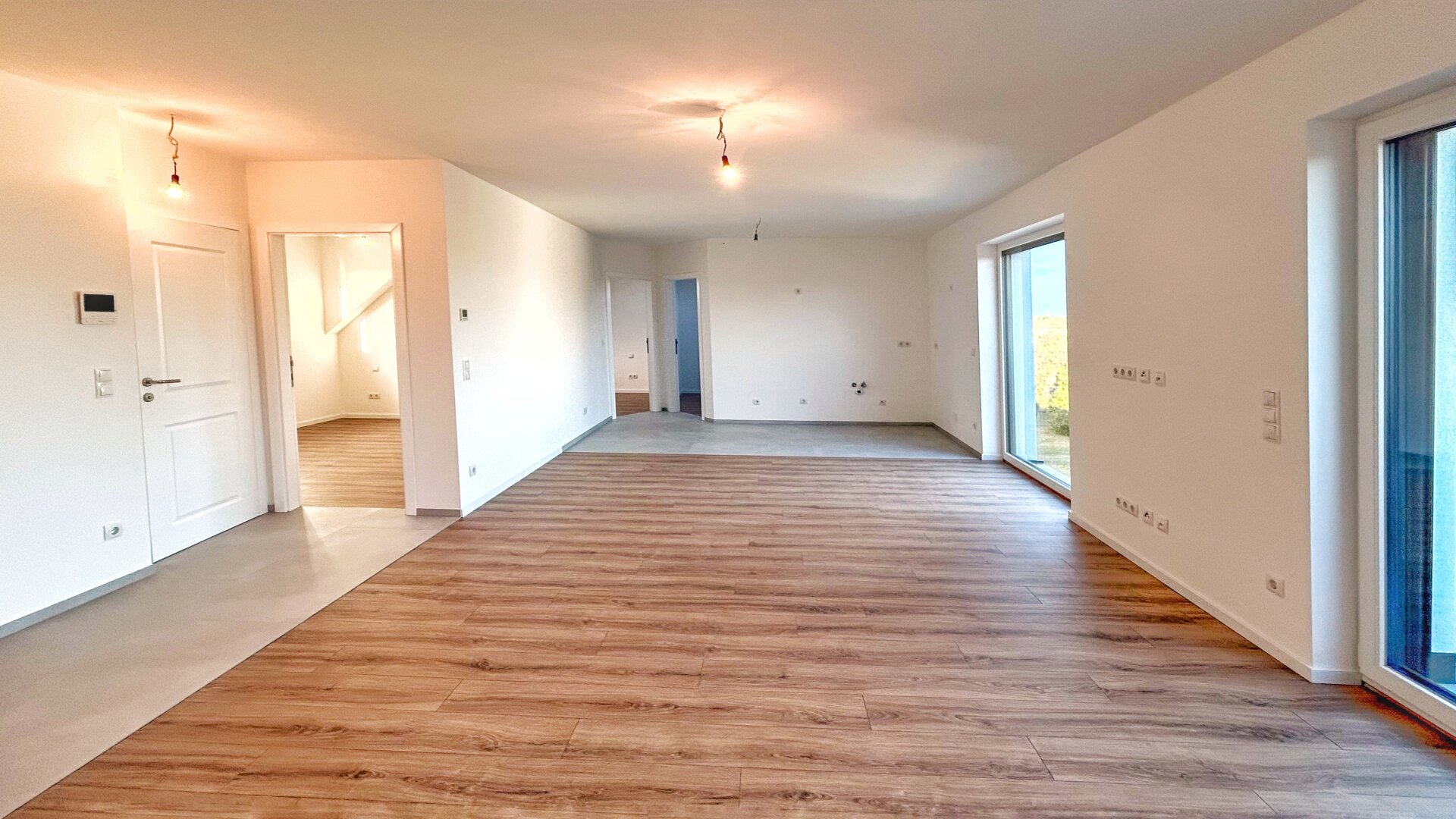 Traumhaftes Dachgeschoß-Paradies in Deutsch-Wagram: Erstbezug mit Balkon und top Ausstattung!