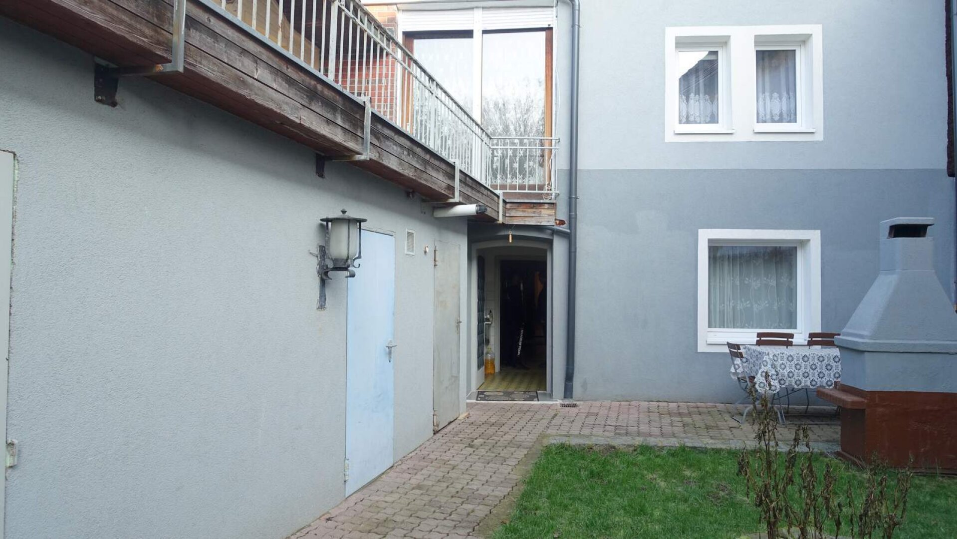 2 Familienhaus 175 m2, neue Heizung