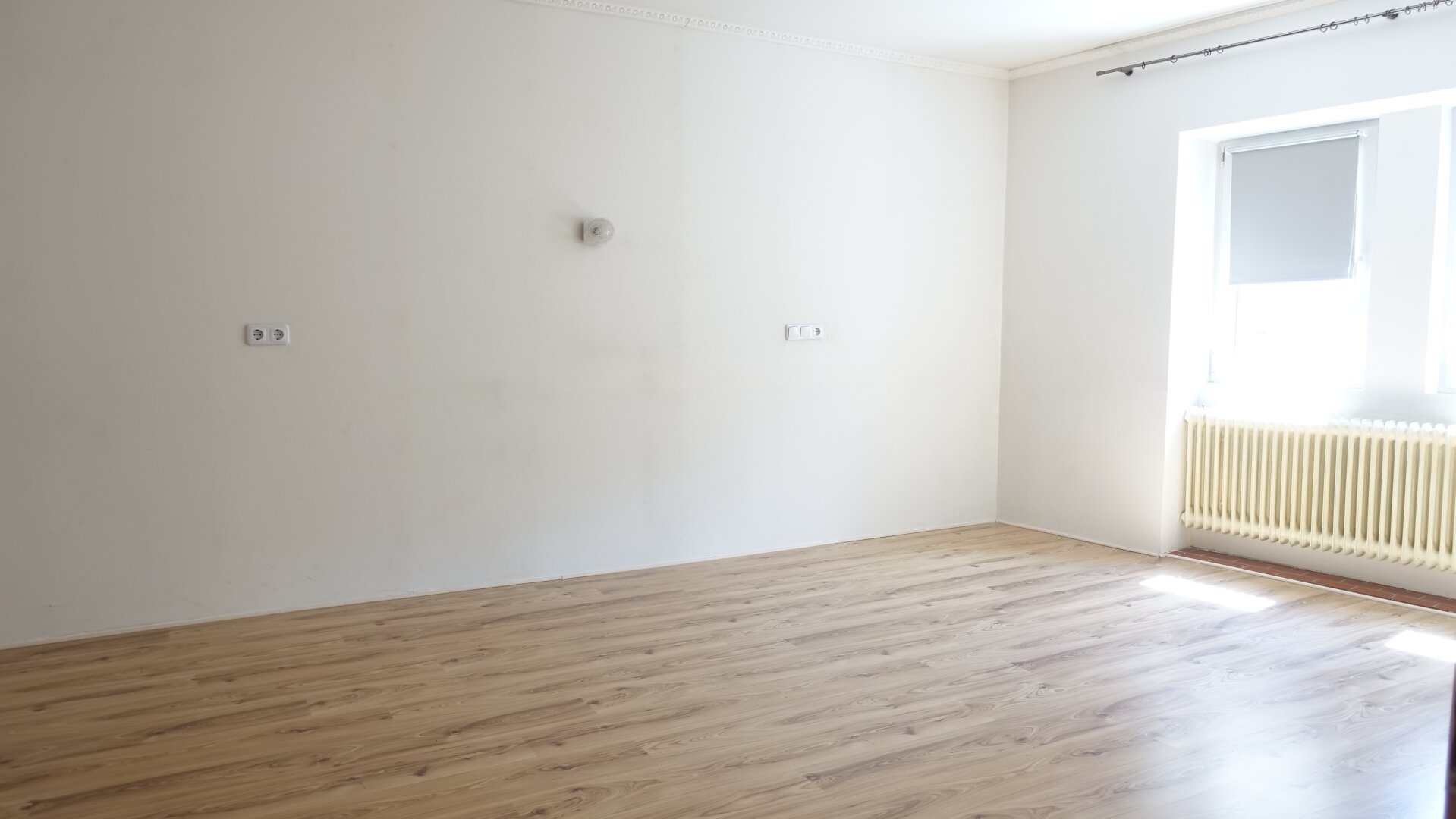 2 Familienhaus 175 m2, neue Heizung