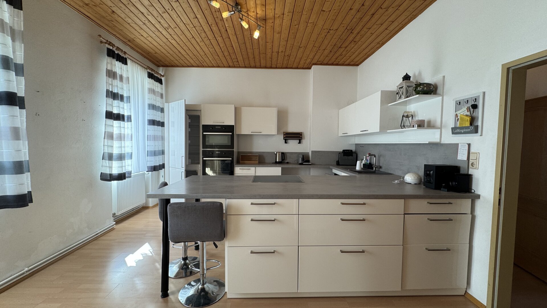 urige Kneipe mit toller Wohnung - neuer Preis!!!