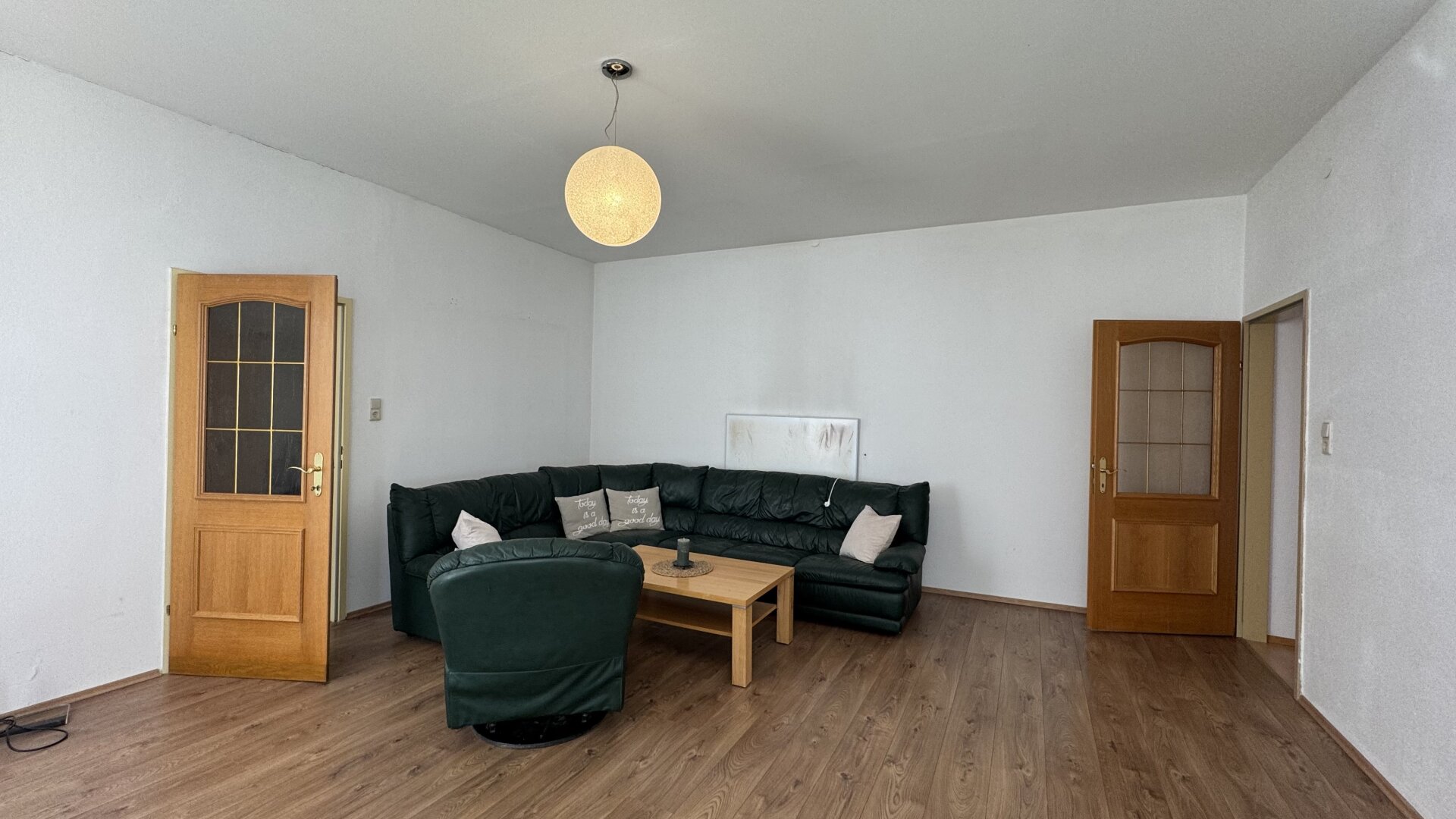 urige Kneipe mit toller Wohnung