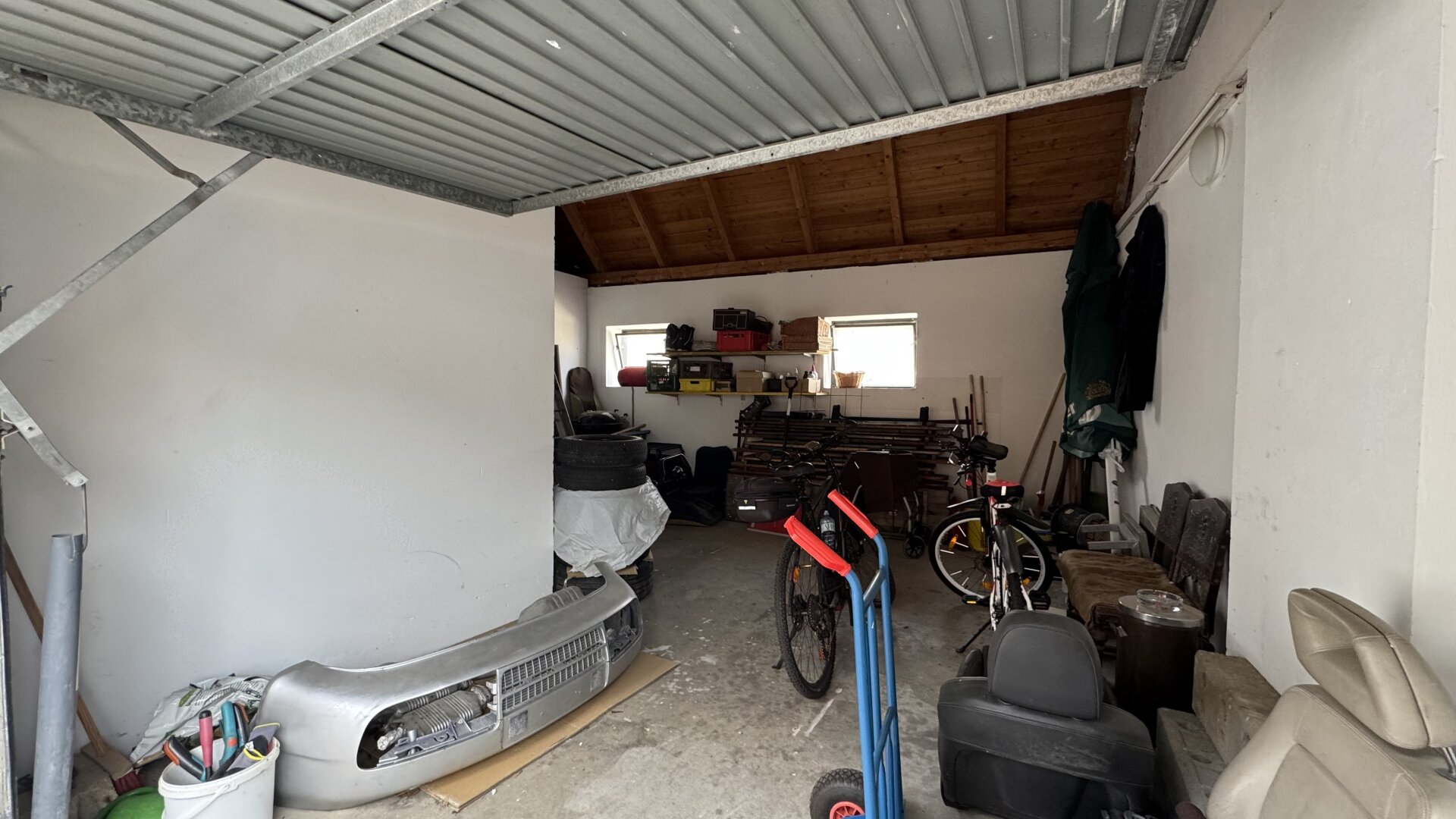 urige Kneipe mit toller Wohnung