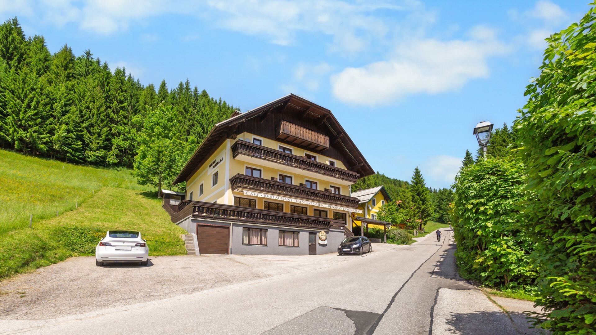 Pension mit direktem Blick auf die Talstation – Investition mit hohem Potenzial in Lackenhof am Ötscher