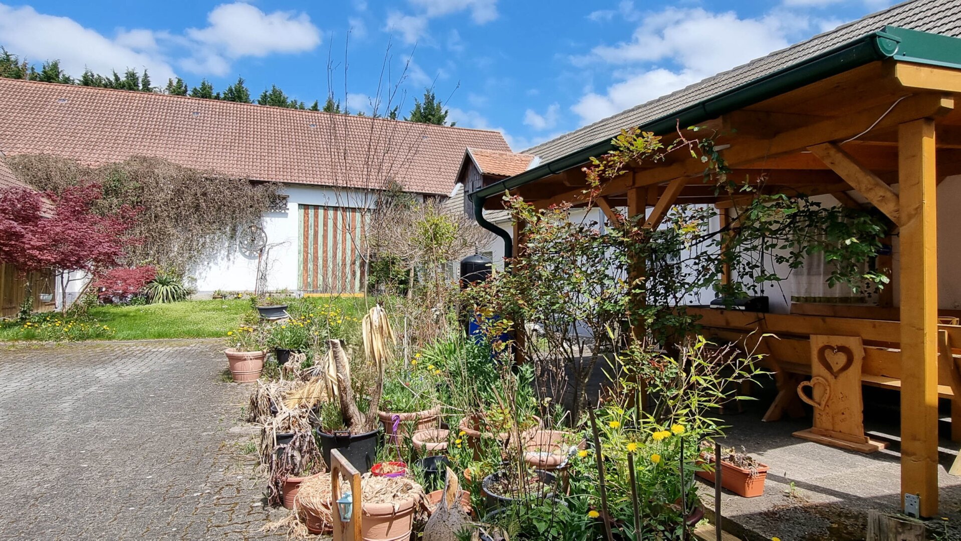 Wildromantisches Grundstück mit charmanten Bauerhof!