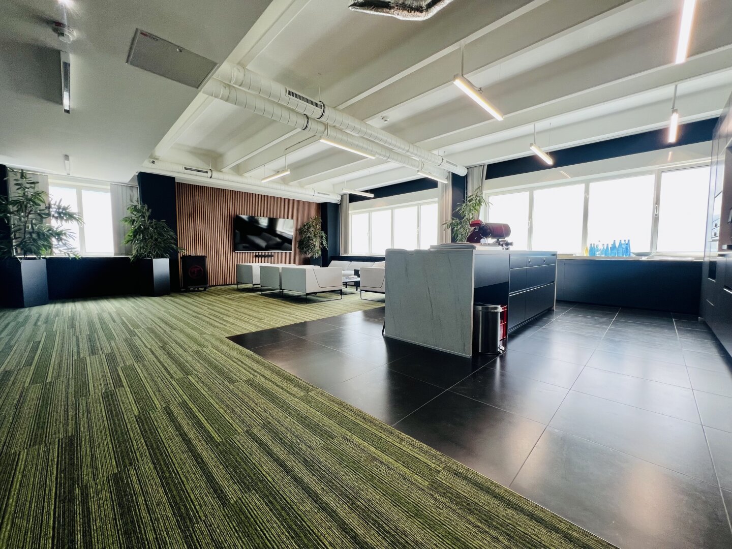 Ab 12€/m2 Büroflächen bis 2.200m2 - individuell Flächengrößen verfügbar -  Parkplätze - gute Verkehrsanbindung