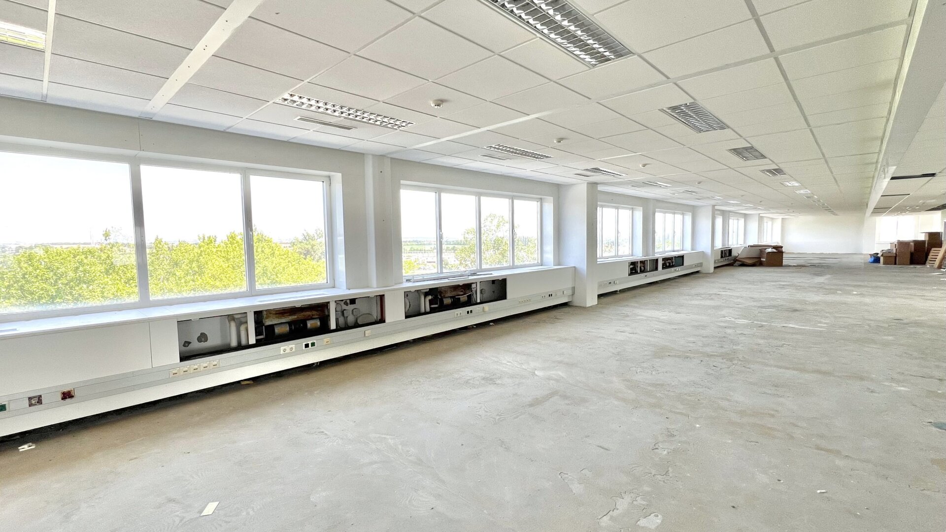 Ab 12€/m2 Büroflächen bis 2.200m2 - individuell Flächengrößen verfügbar -  Parkplätze - gute Verkehrsanbindung
